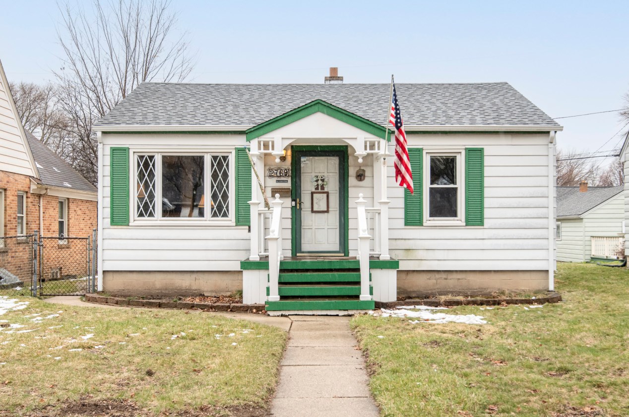 2769 87 St, Milwaukee WI 53224-5437 exterior