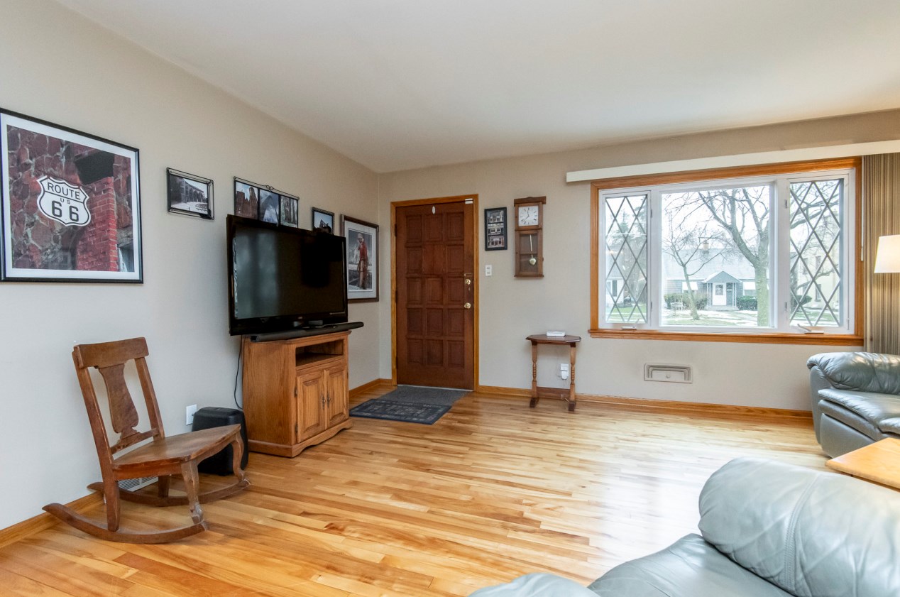 2769 87 St, Milwaukee WI 53224-5437 exterior