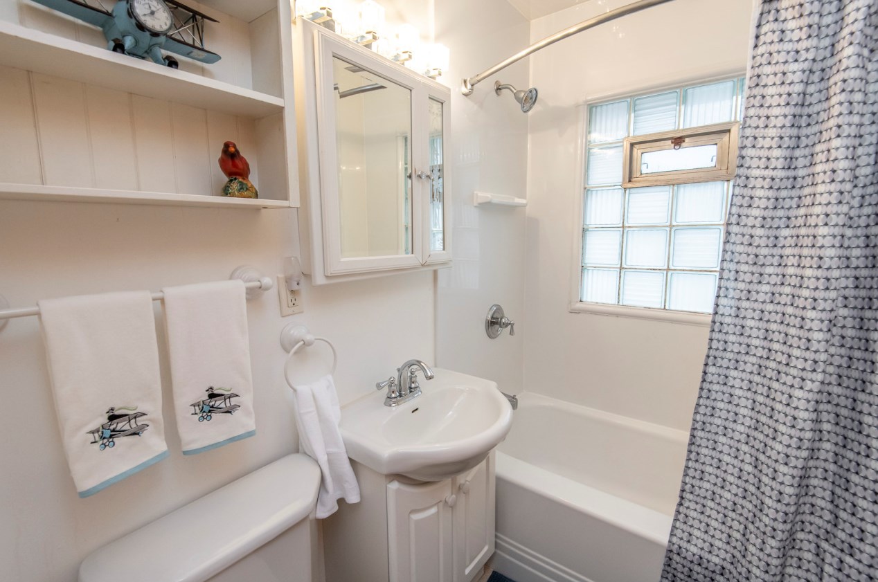 2769 87 St, Milwaukee WI 53224-5437 exterior