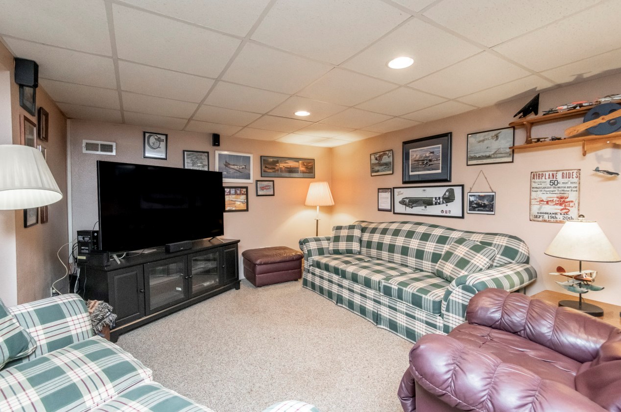 2769 87 St, Milwaukee WI 53224-5437 exterior