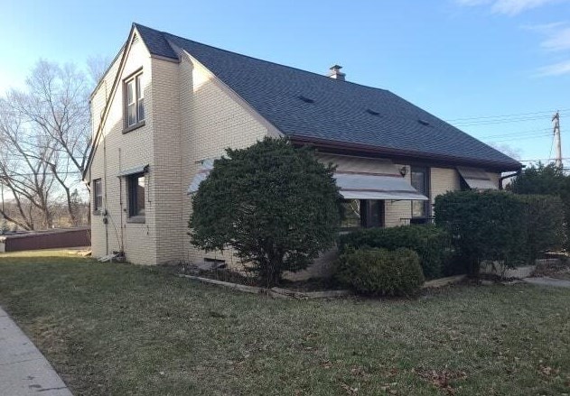 10326 W Woodward Ave, Milwaukee, WI 53222