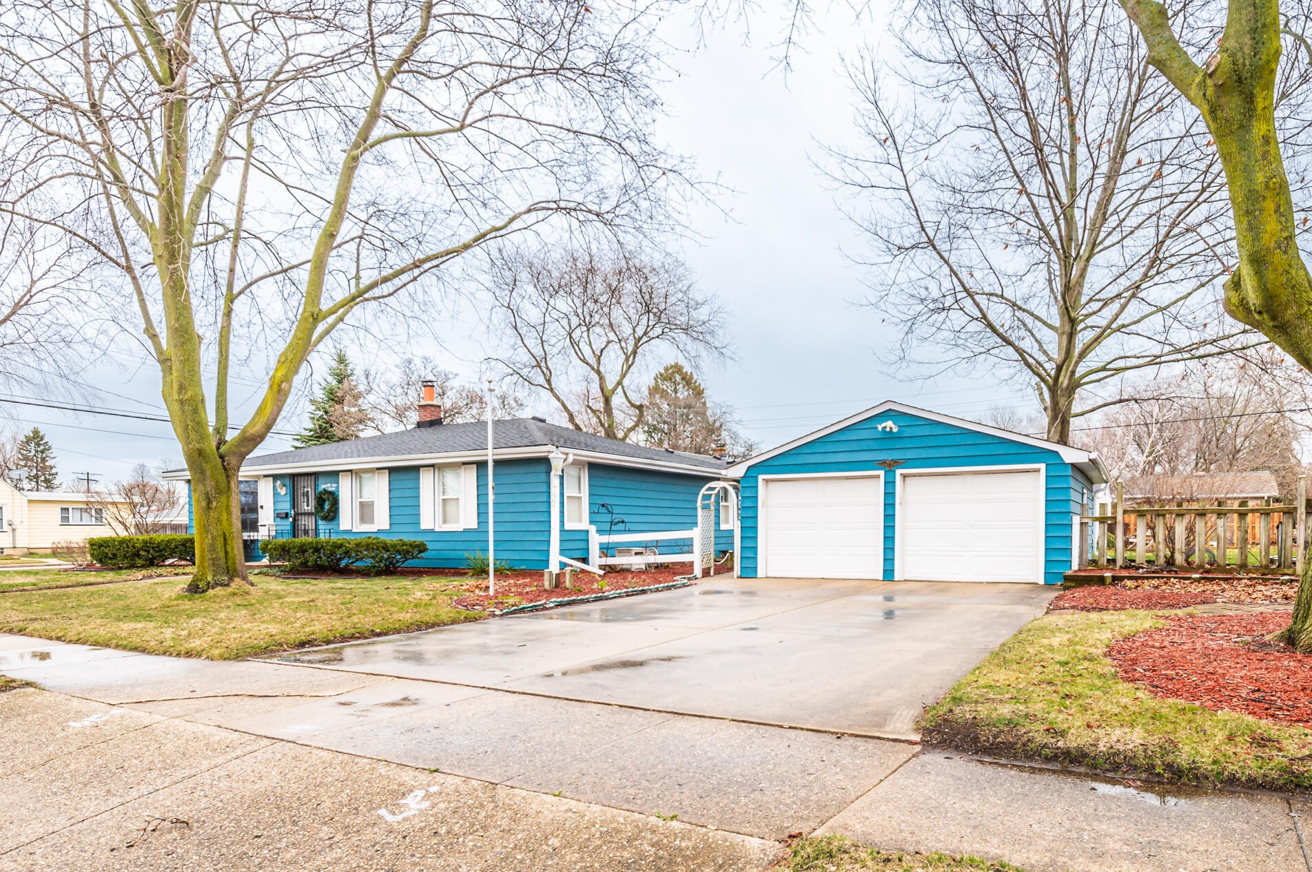 7907 19th Ave, Kenosha, WI 53143