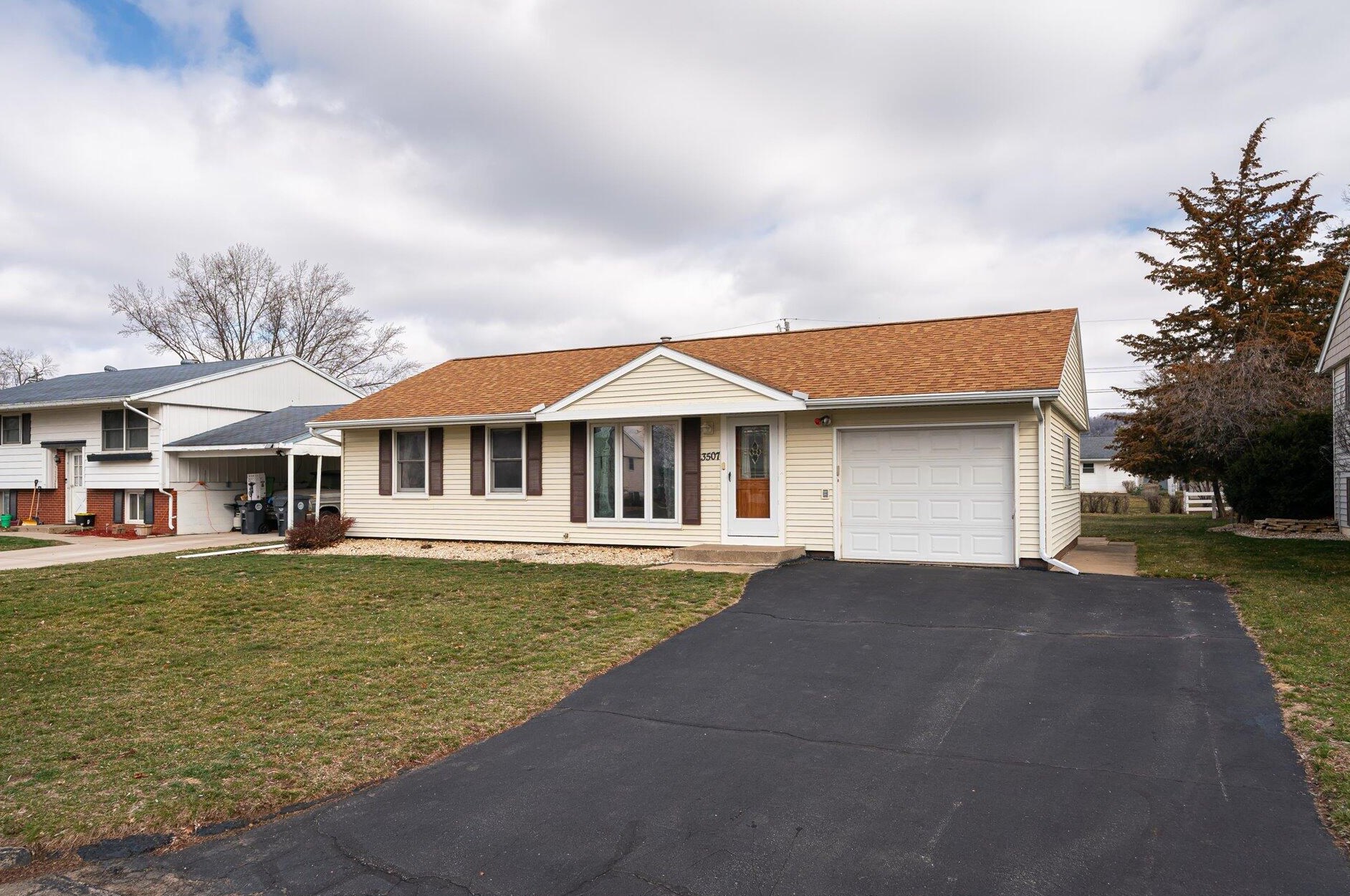 3507 Birch St, La Crosse, WI 54601-7806