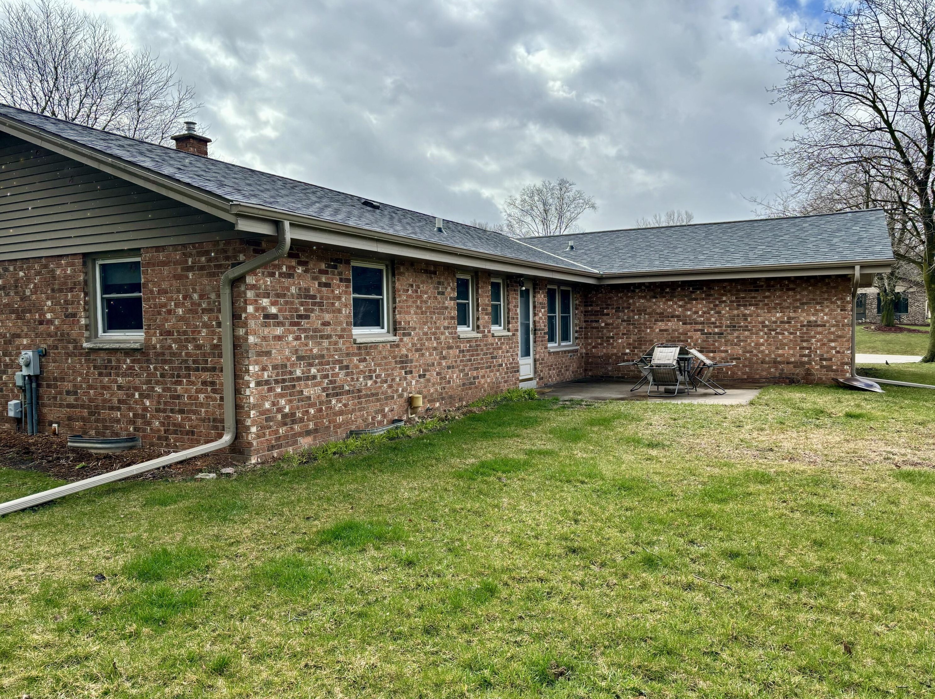 507 Oakview Dr, Slinger, WI 53086-9593