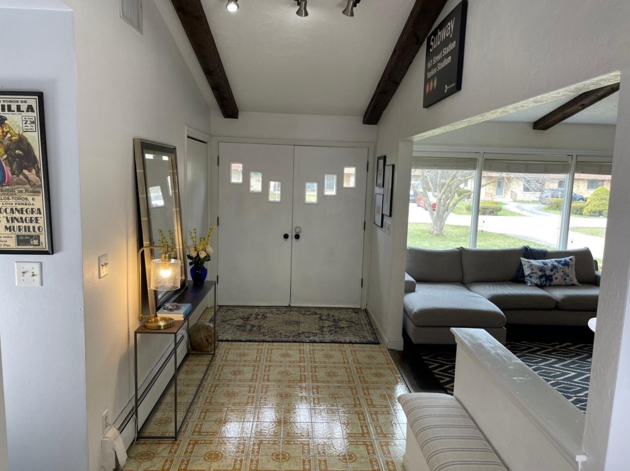 3335 Green Meadows Ln, Racine, WI 53405-4706