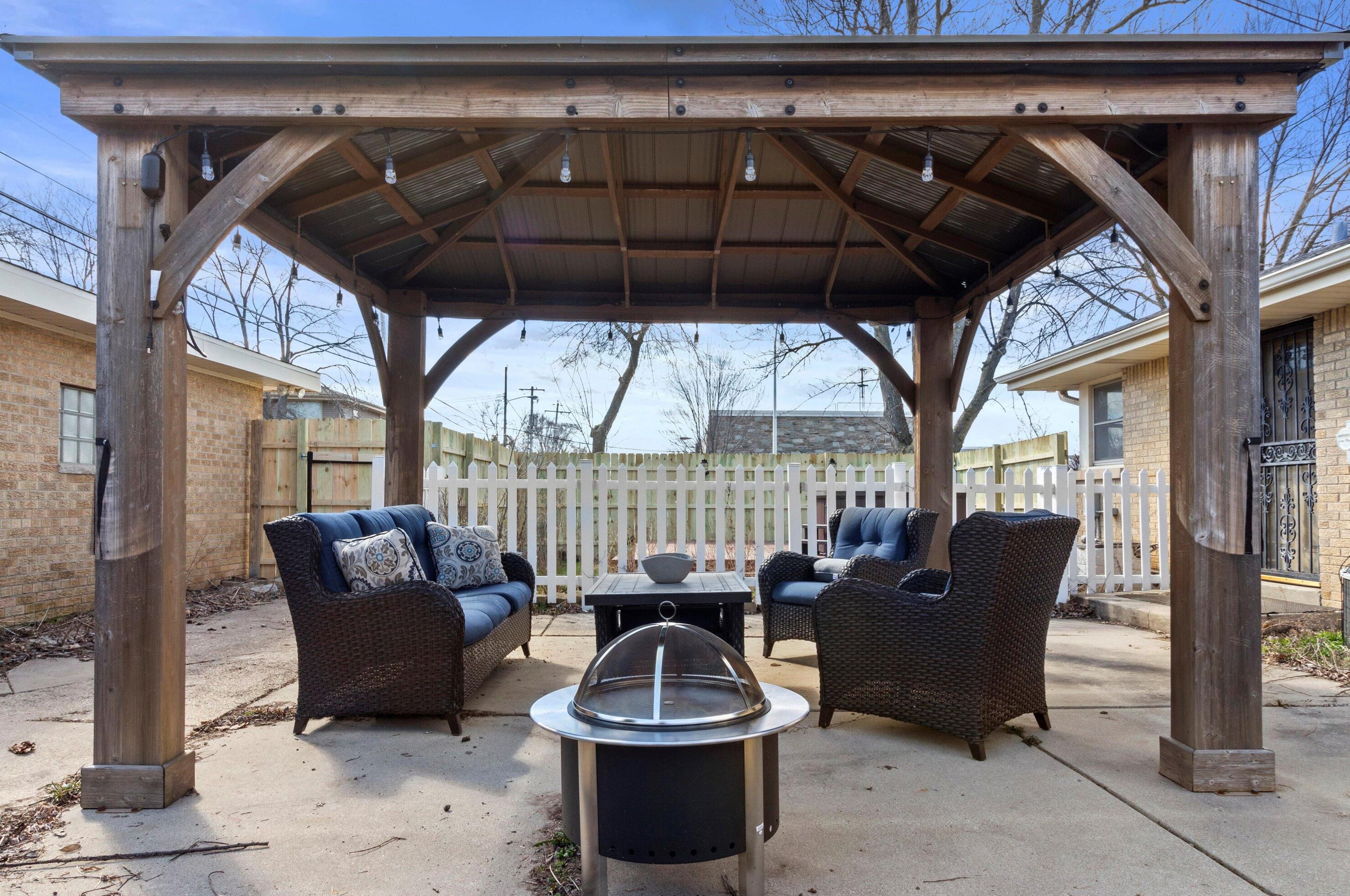 8853 Brentwood Ave, Milwaukee WI  53224-5300 exterior