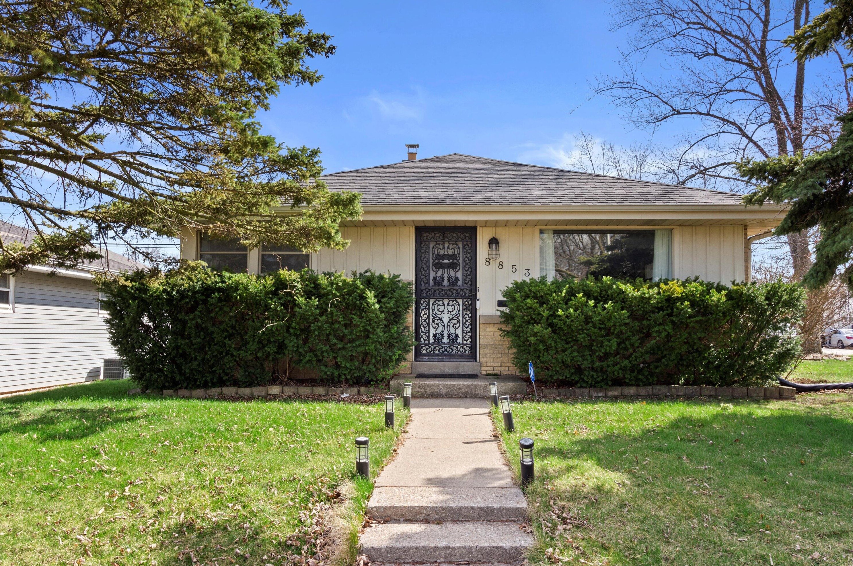 8853 Brentwood Ave, Milwaukee WI  53224-5300 exterior