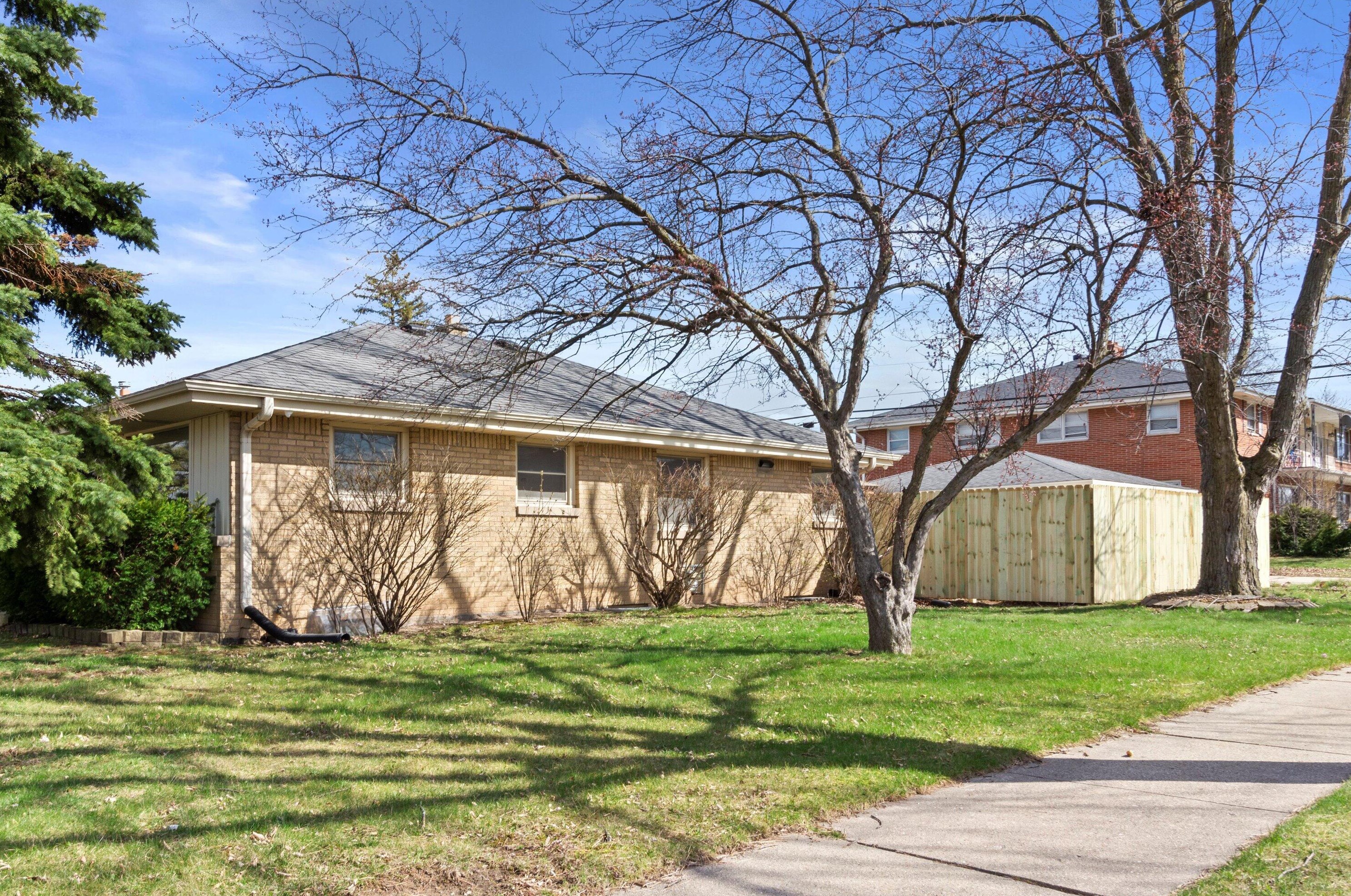 8853 Brentwood Ave, Milwaukee WI  53224-5300 exterior