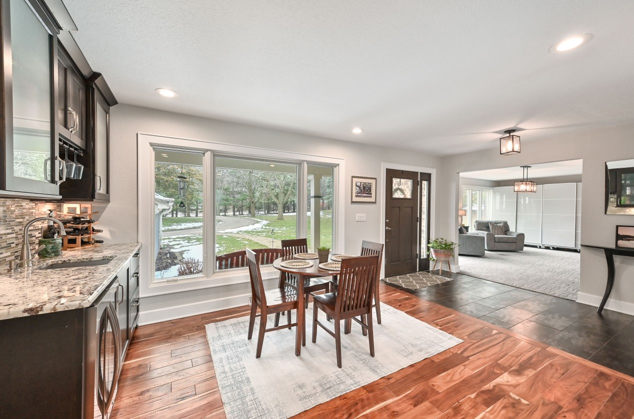 360 Genesee St, Delafield, WI 53018-1836