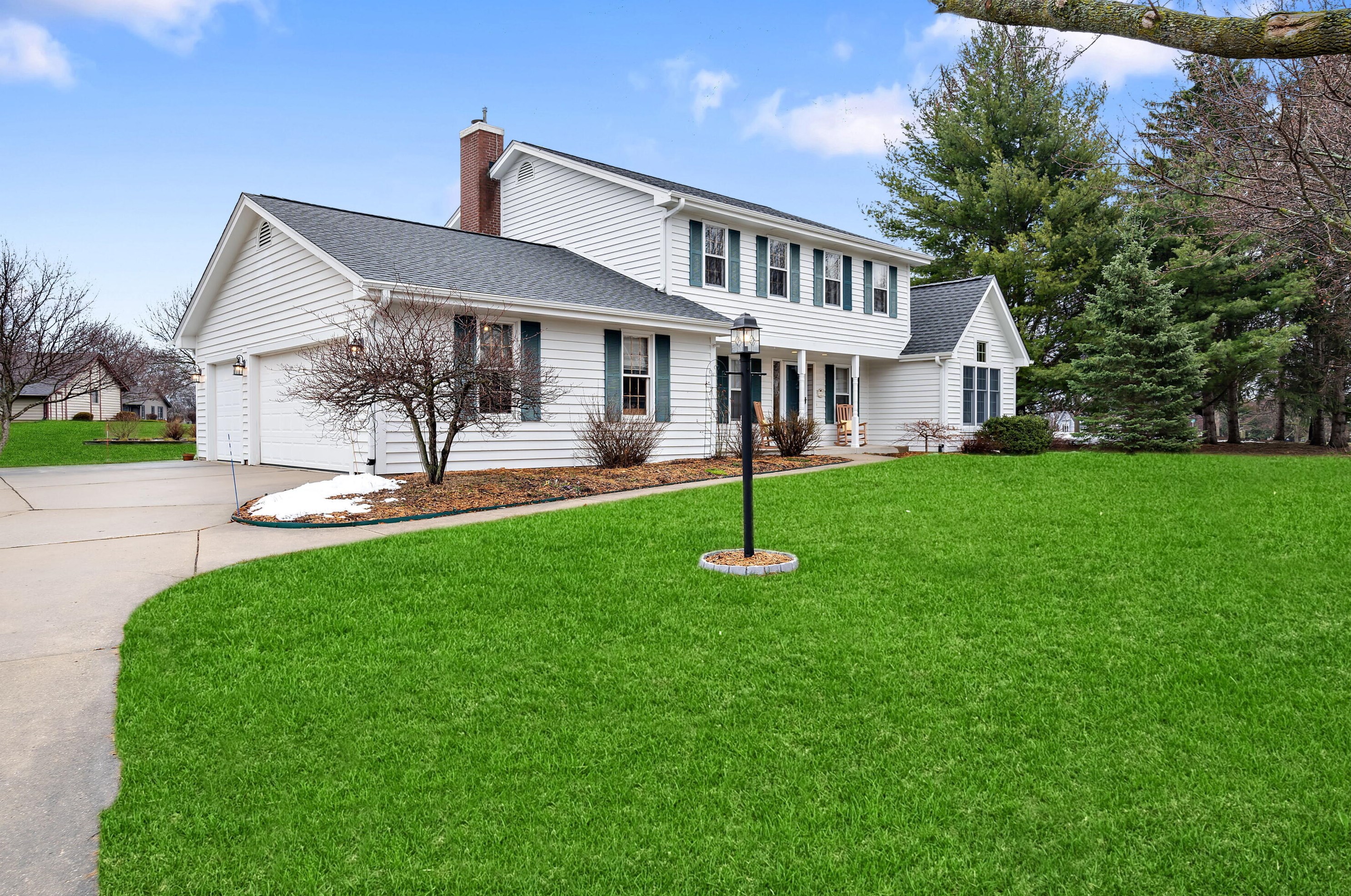 10030 N Foxkirk Dr, Thiensville, WI 53097
