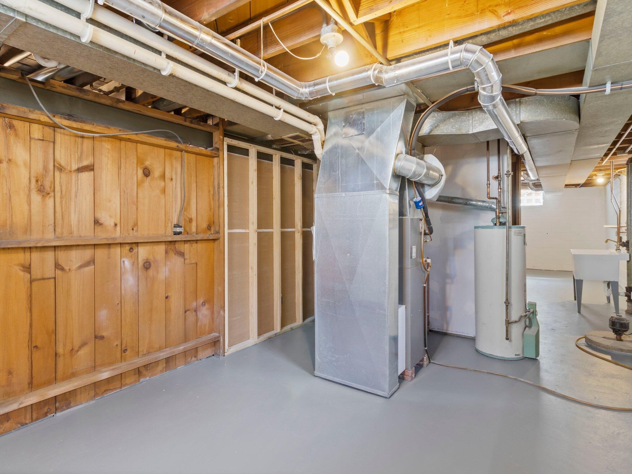 527 98, Milwaukee WI 53226-4303 exterior