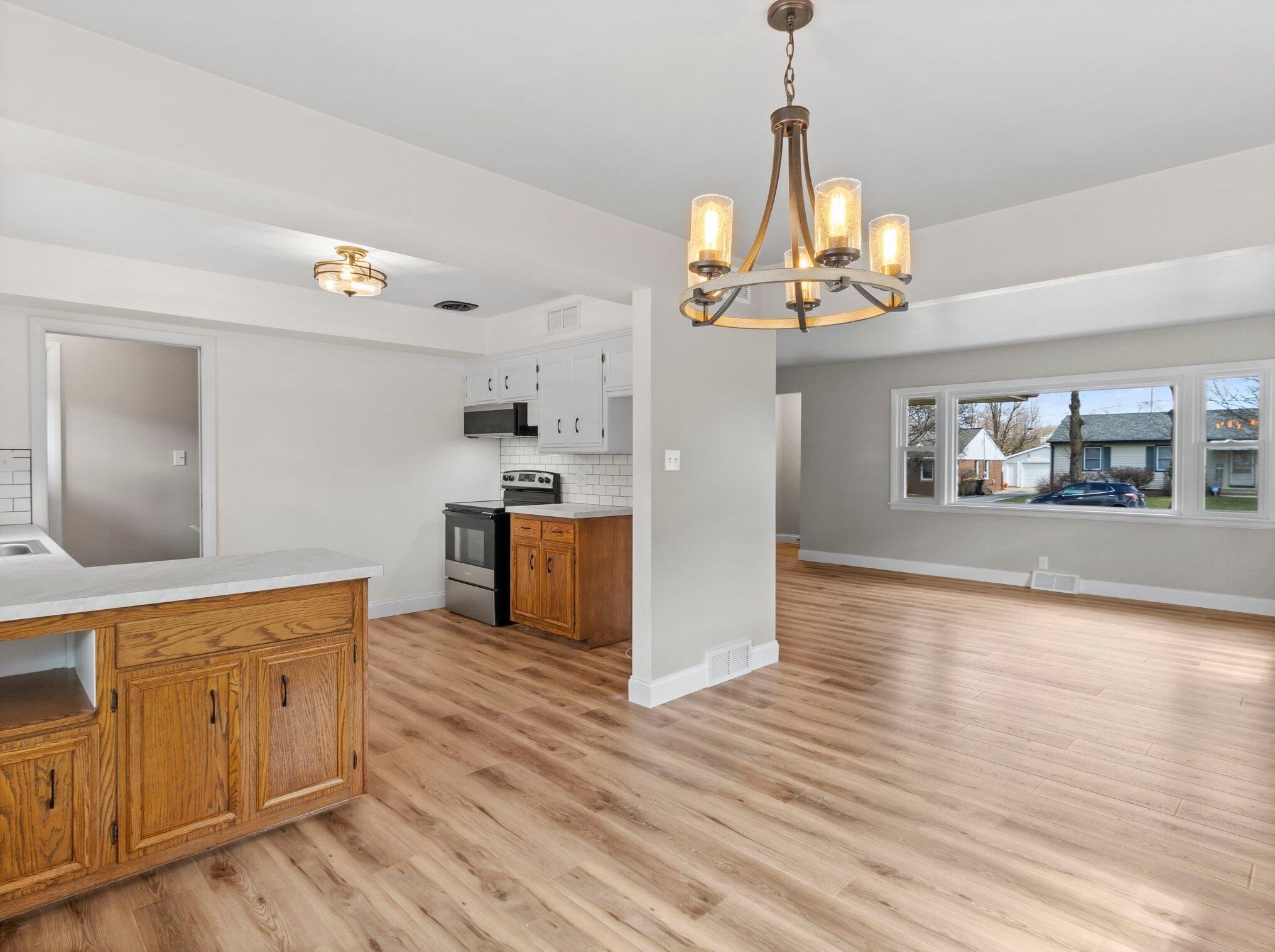 527 98, Milwaukee WI 53226-4303 exterior