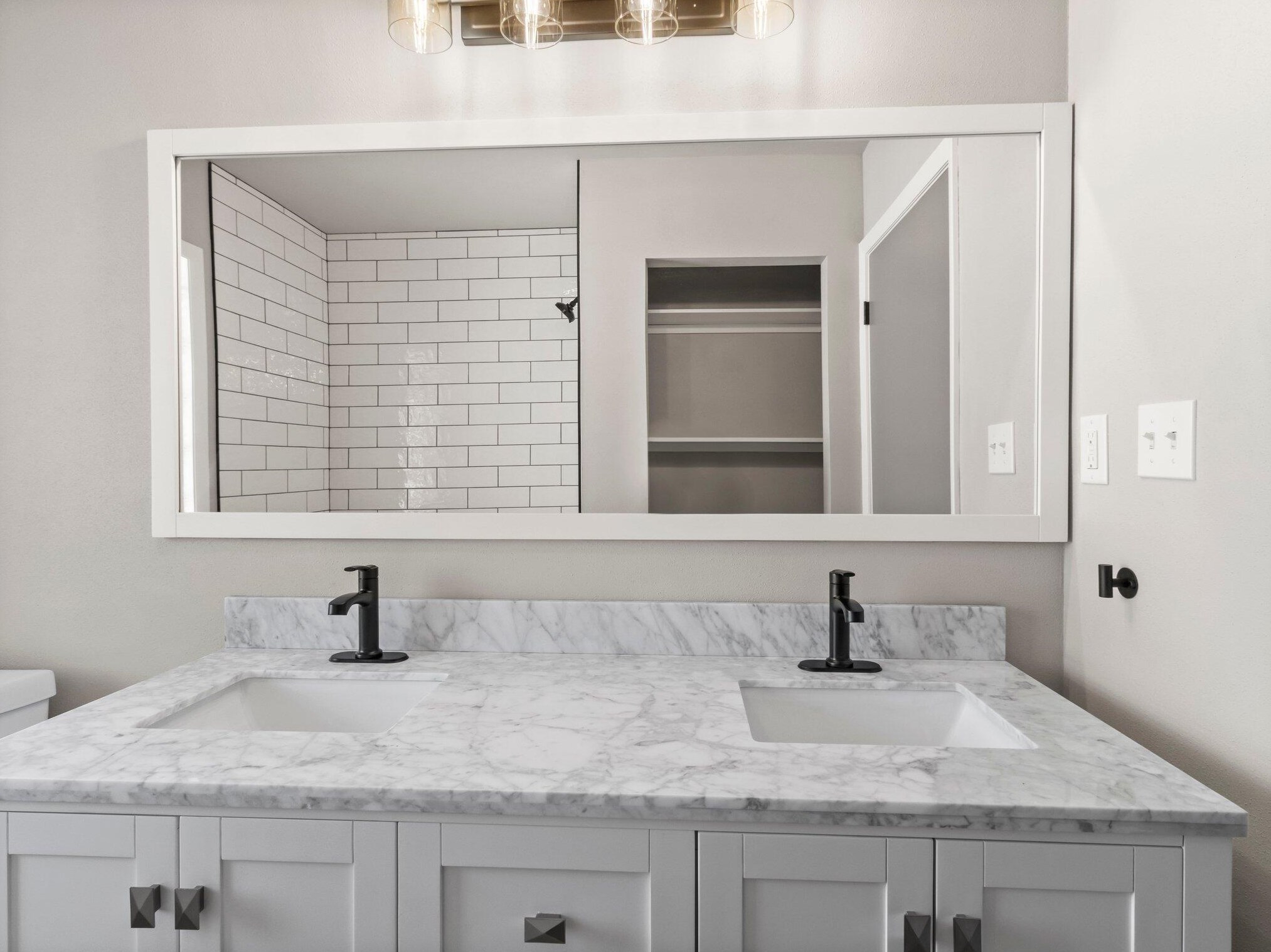 527 98, Milwaukee WI 53226-4303 exterior