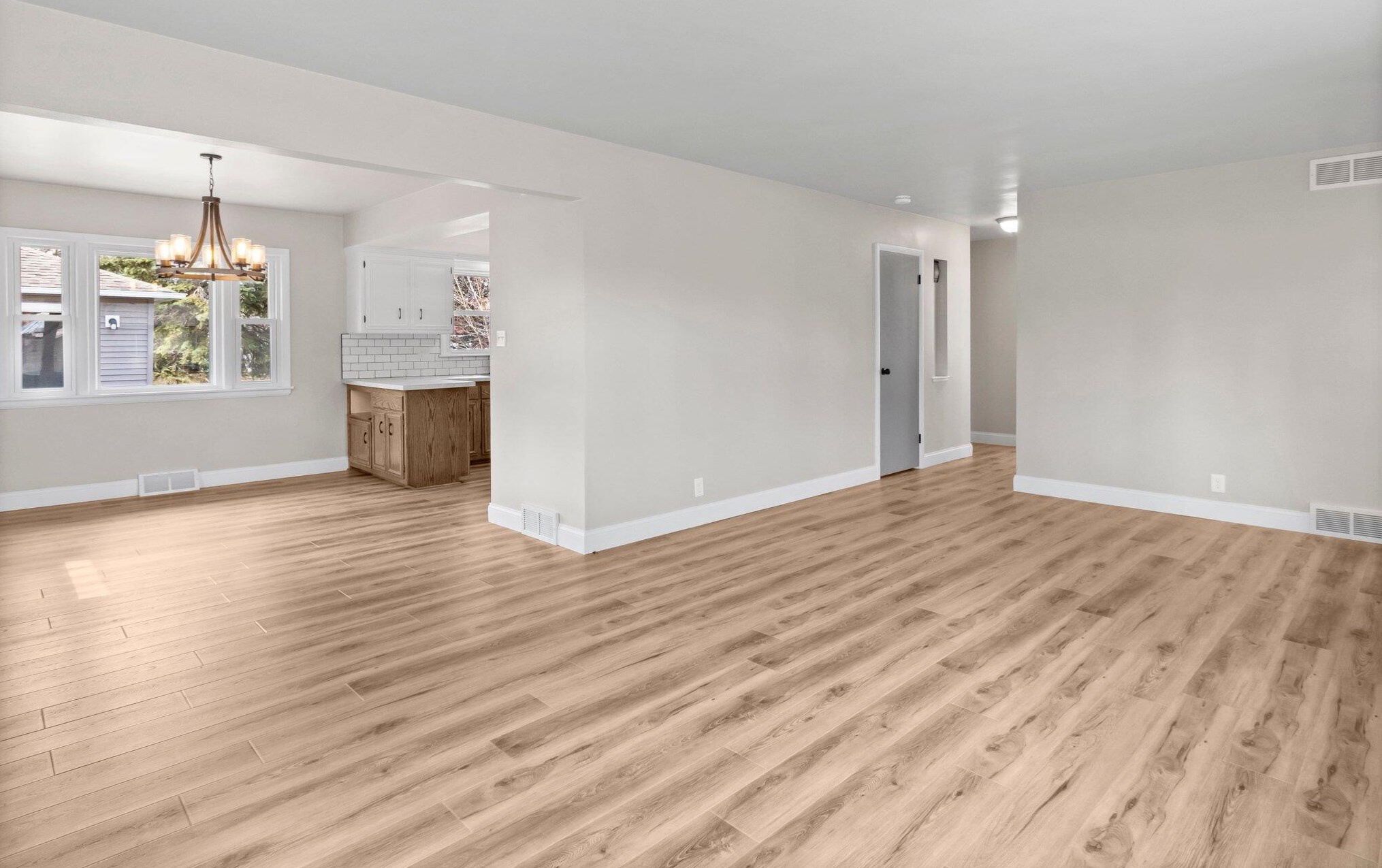 527 98, Milwaukee WI 53226-4303 exterior