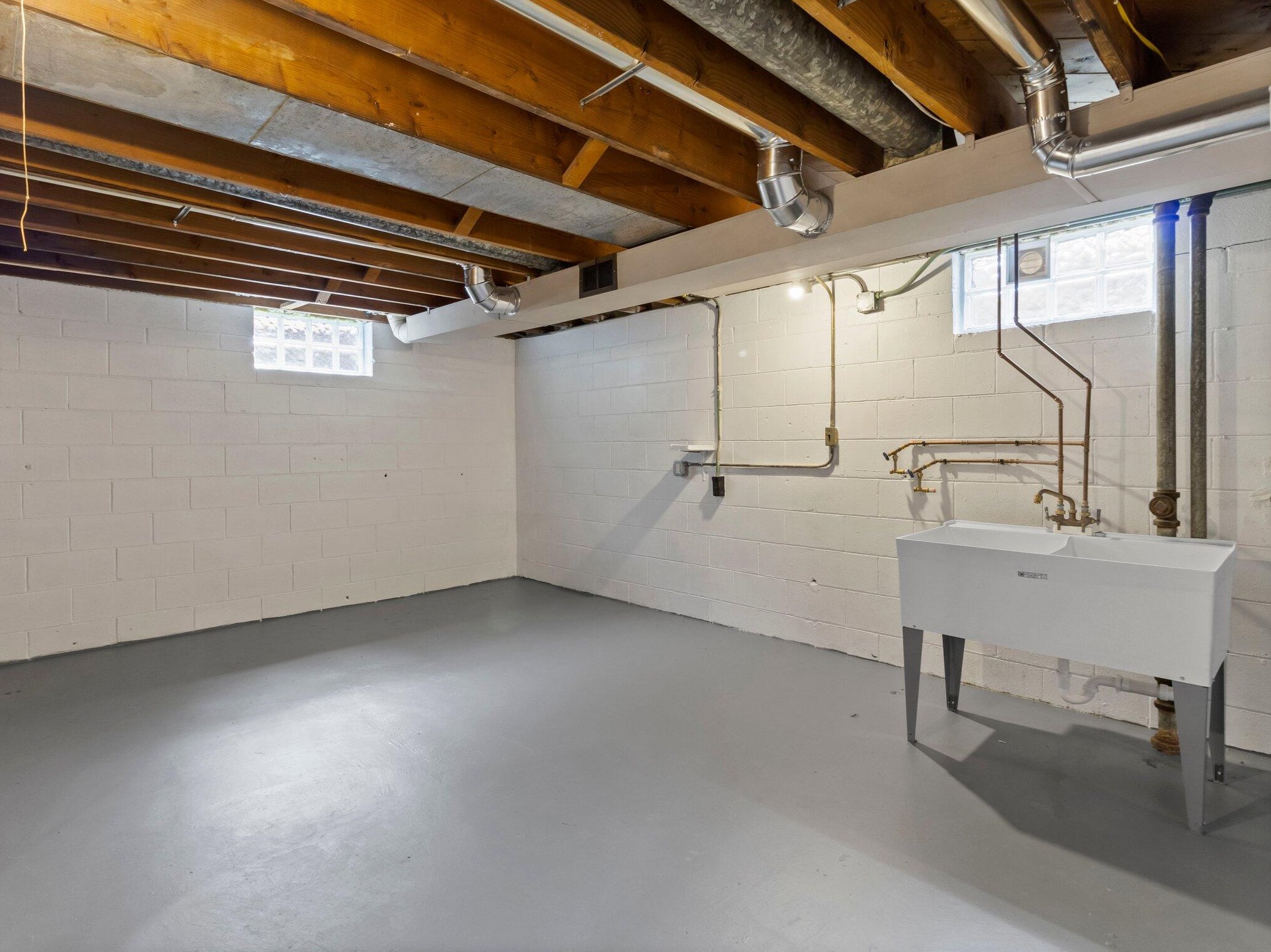 527 98, Milwaukee WI 53226-4303 exterior