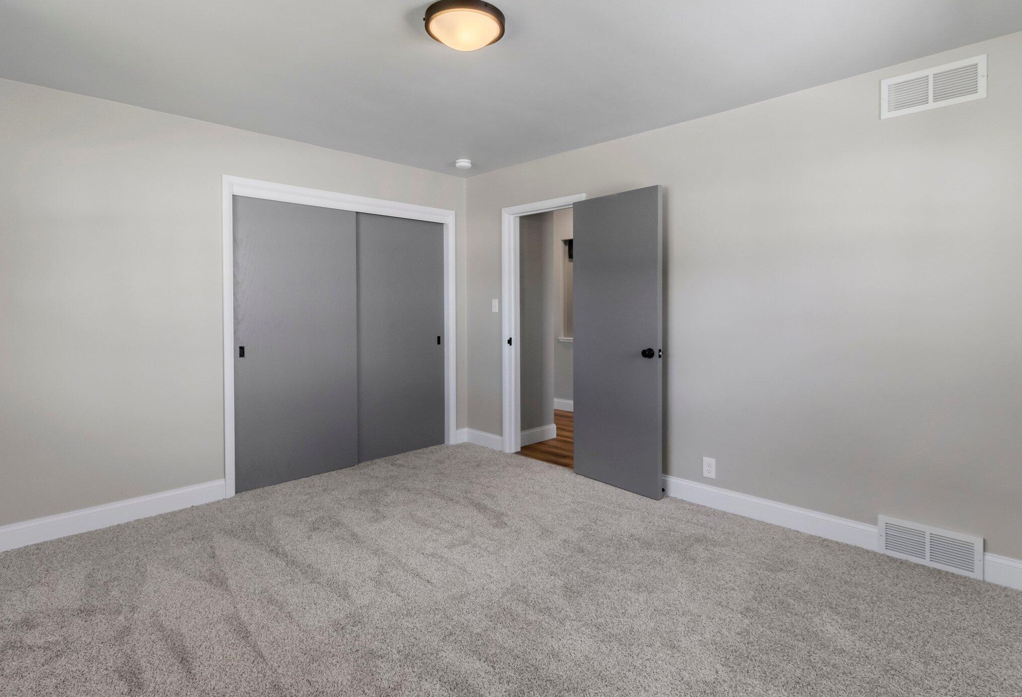 527 98, Milwaukee WI 53226-4303 exterior