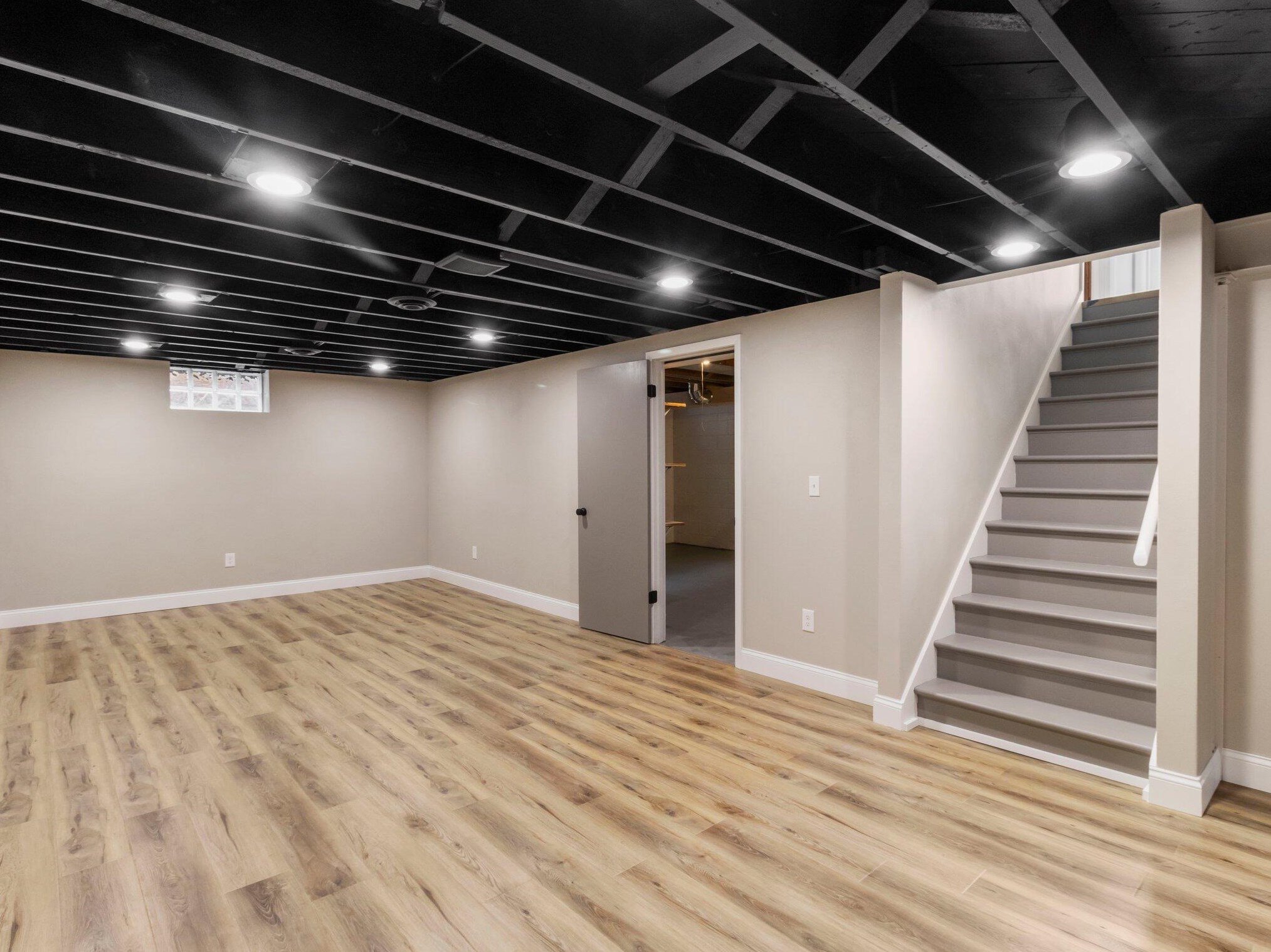 527 98, Milwaukee WI 53226-4303 exterior