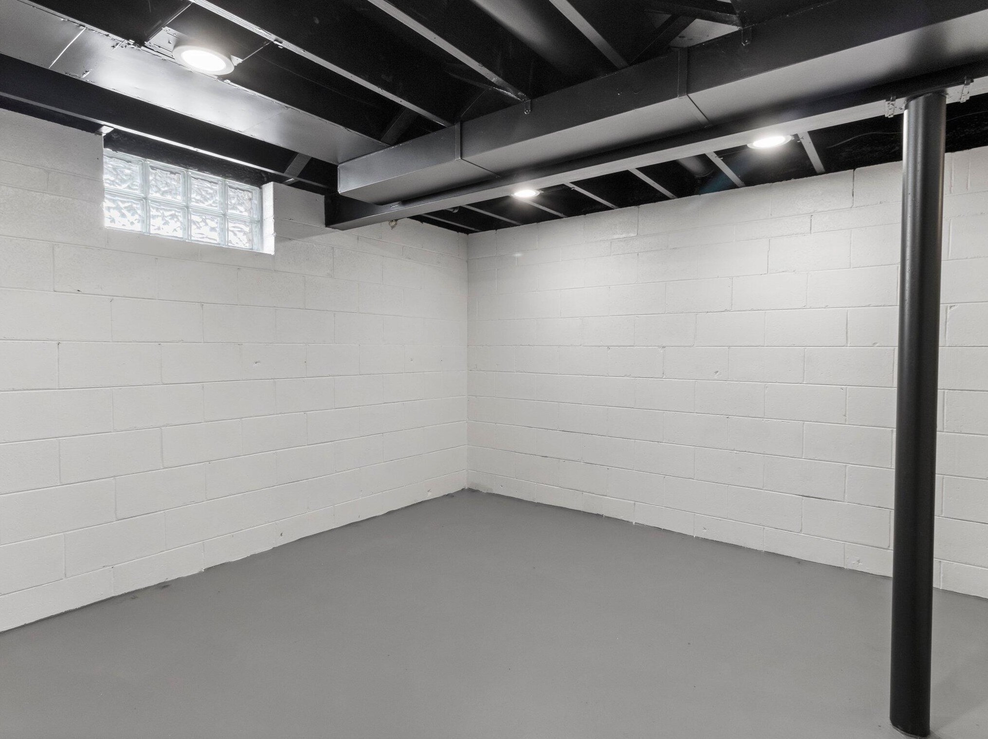 527 98, Milwaukee WI 53226-4303 exterior