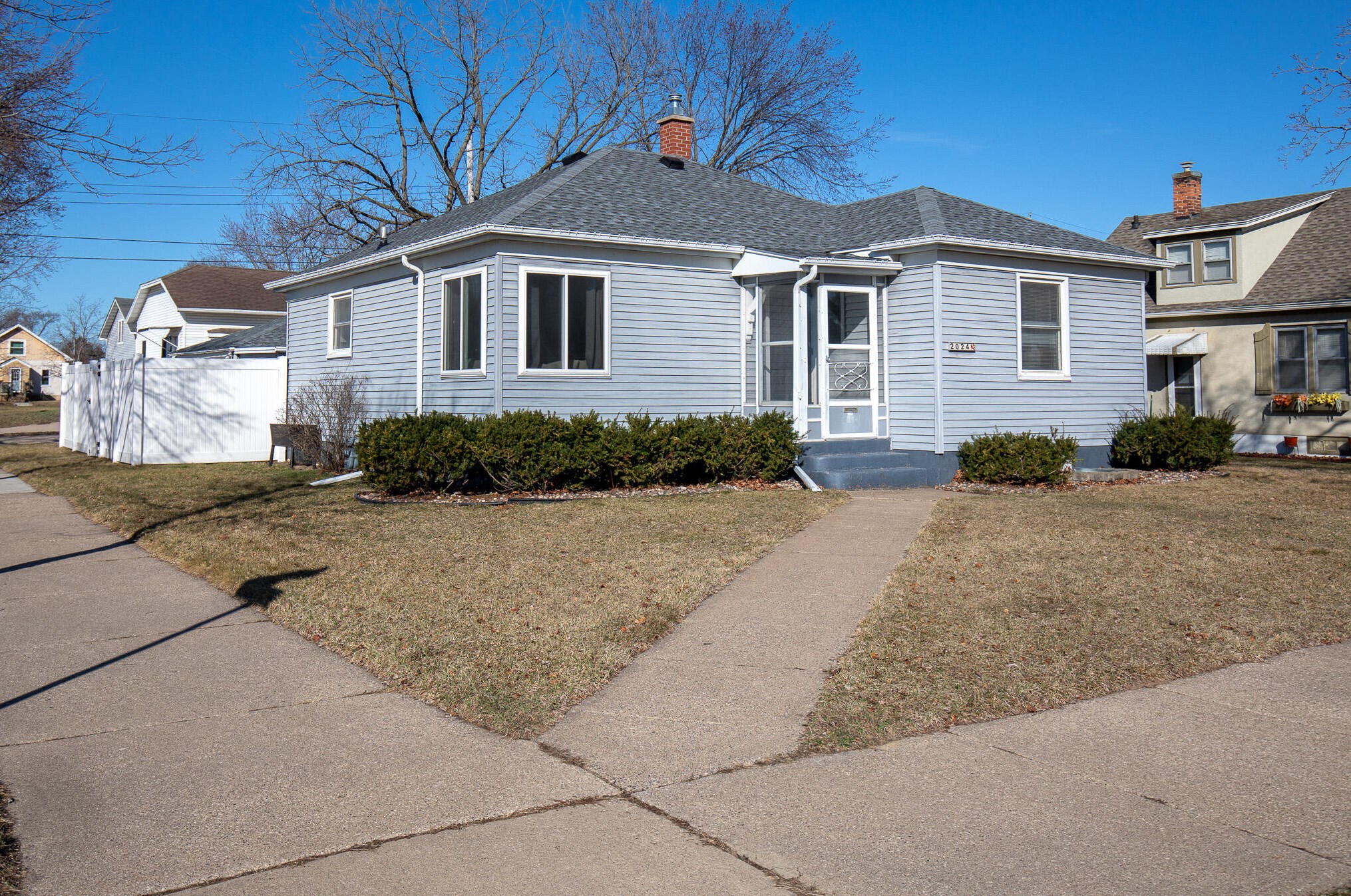 2024 15th St, La Crosse WI  54601-6409 exterior