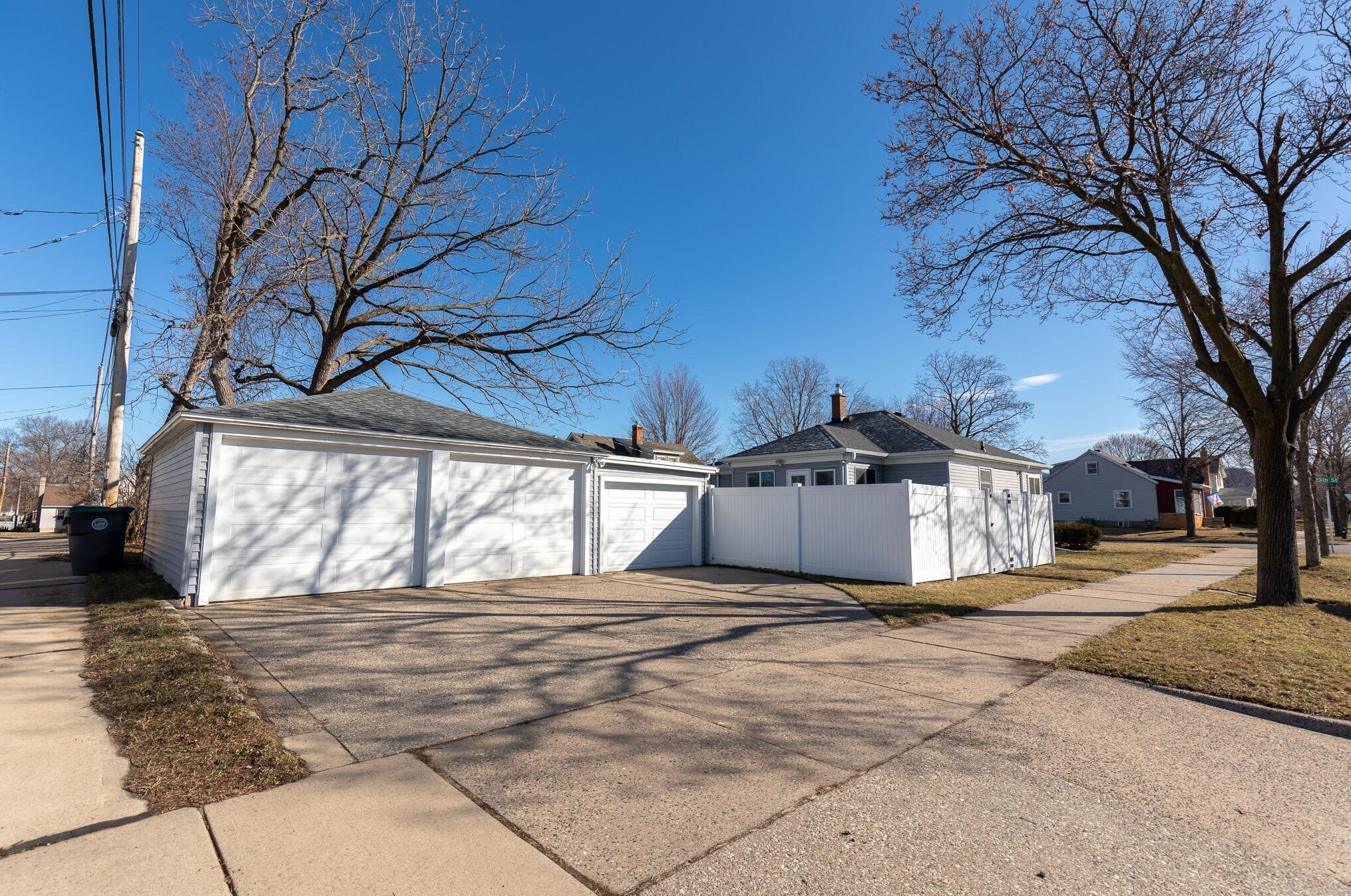 2024 15th St, La Crosse WI  54601-6409 exterior