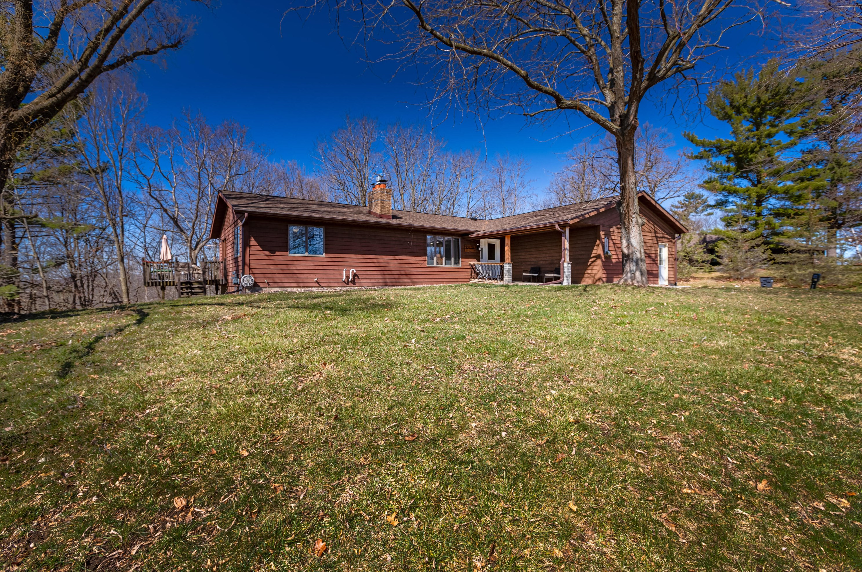 16585 Hilltop Ln, Centerville, WI 54630