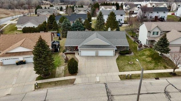 1026 Moore Ave, West Bend, WI 53090-5458
