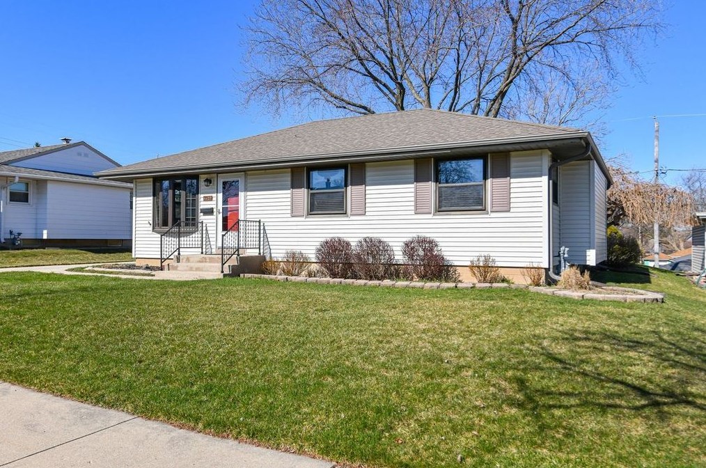 4437 Kentucky Ave, Milwaukee, WI 53221-2219