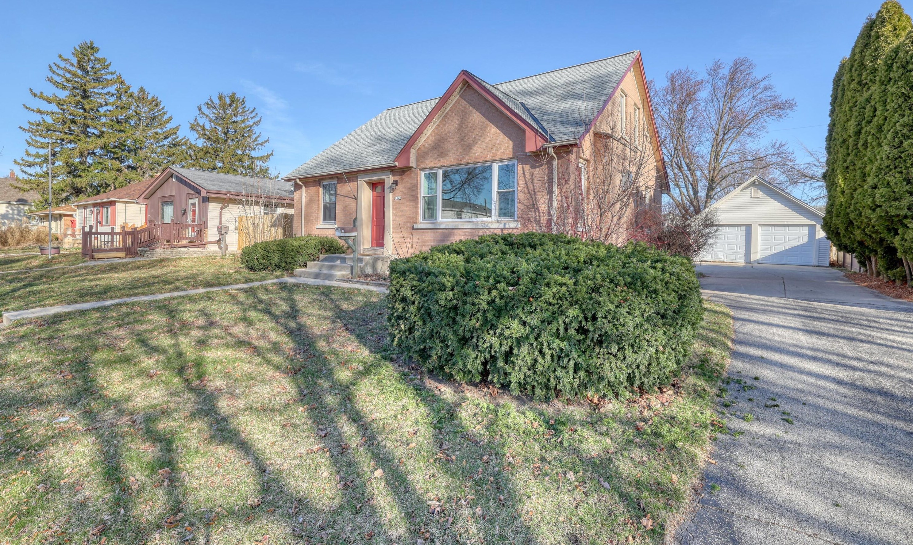 2922 E Vogel Ave, Cudahy, WI 53110