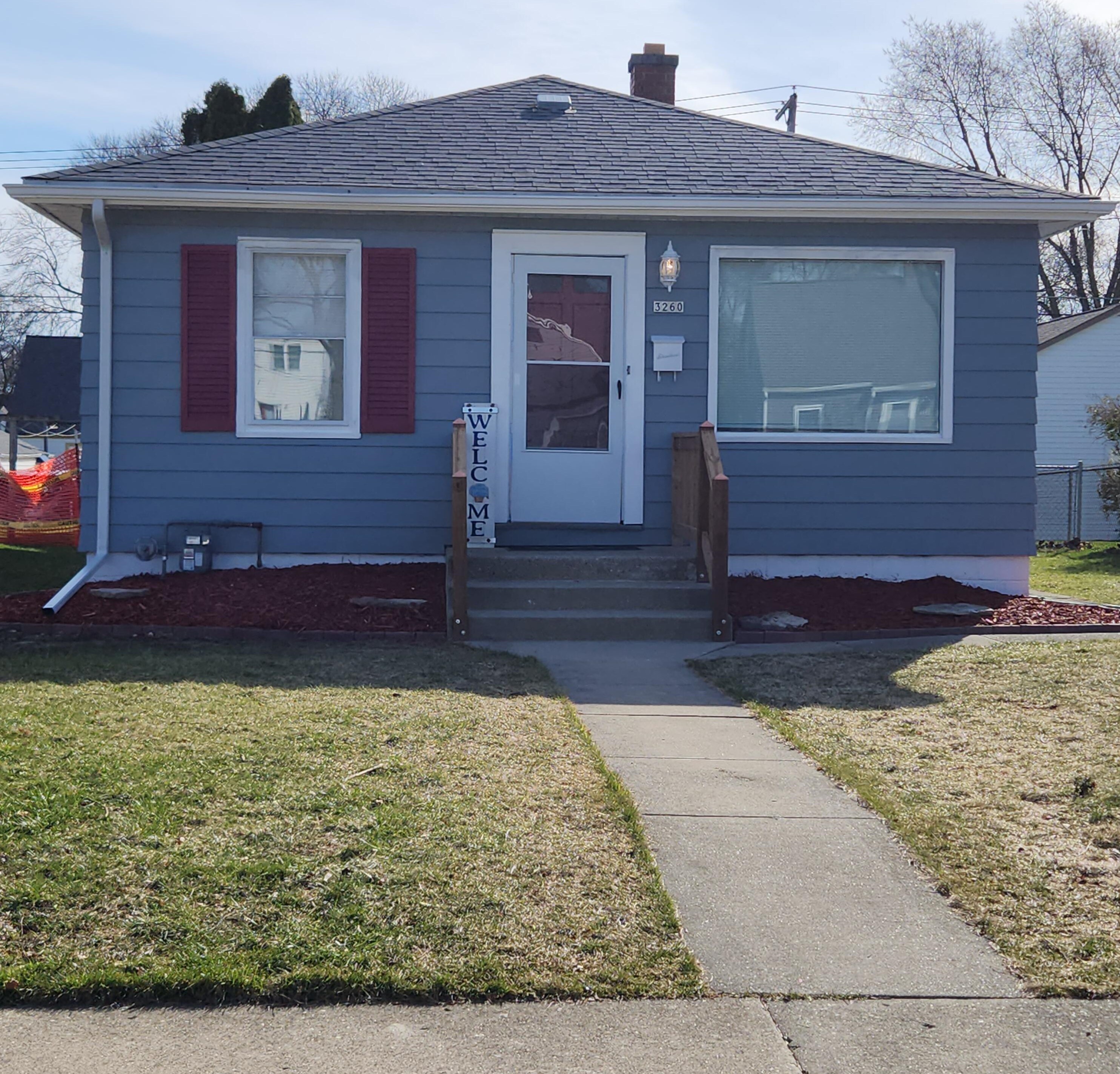 3260 89th St, Milwaukee, WI 53227-4523