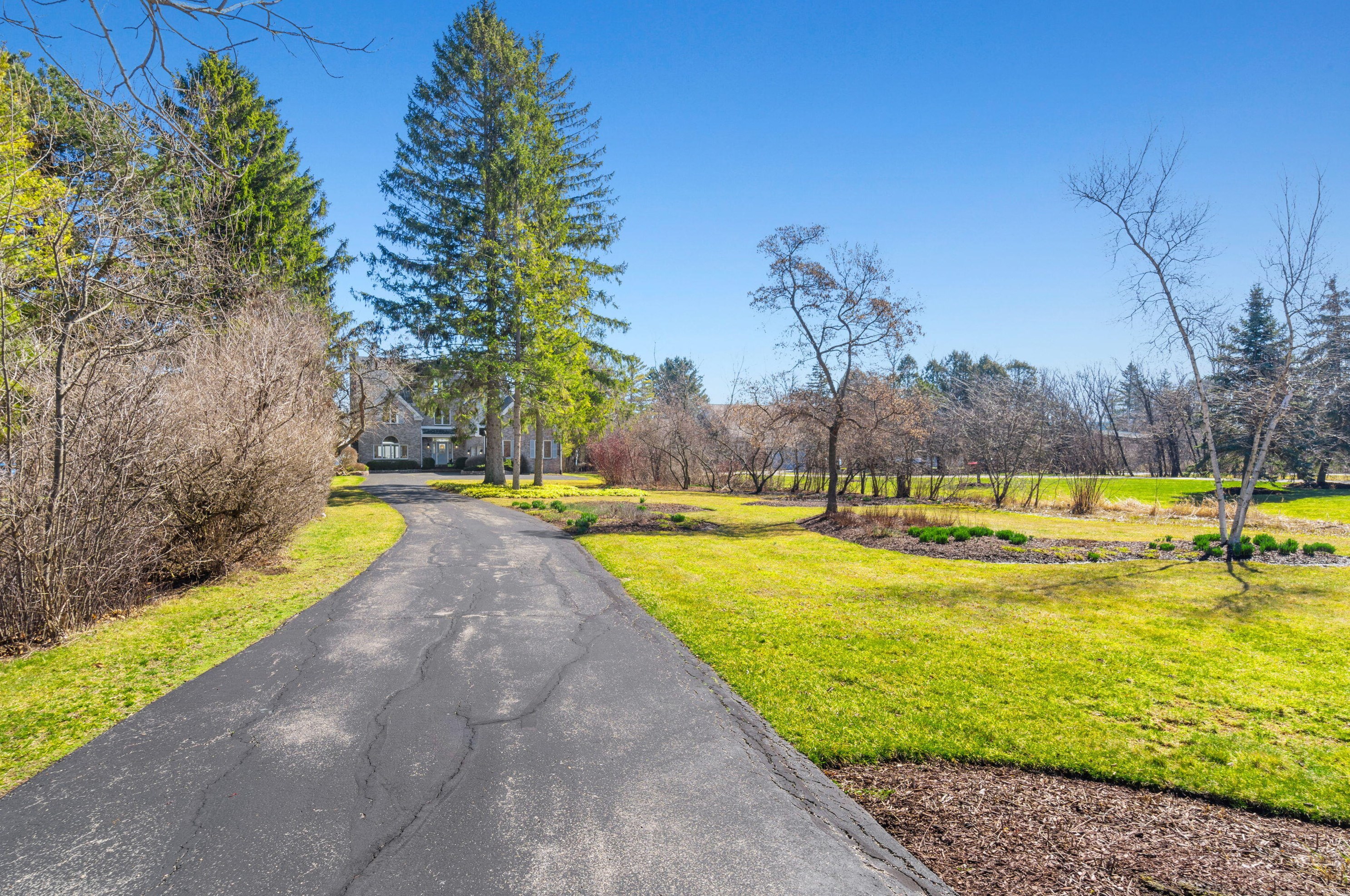 12232 N Lake Shore Dr, Thiensville, WI 53092