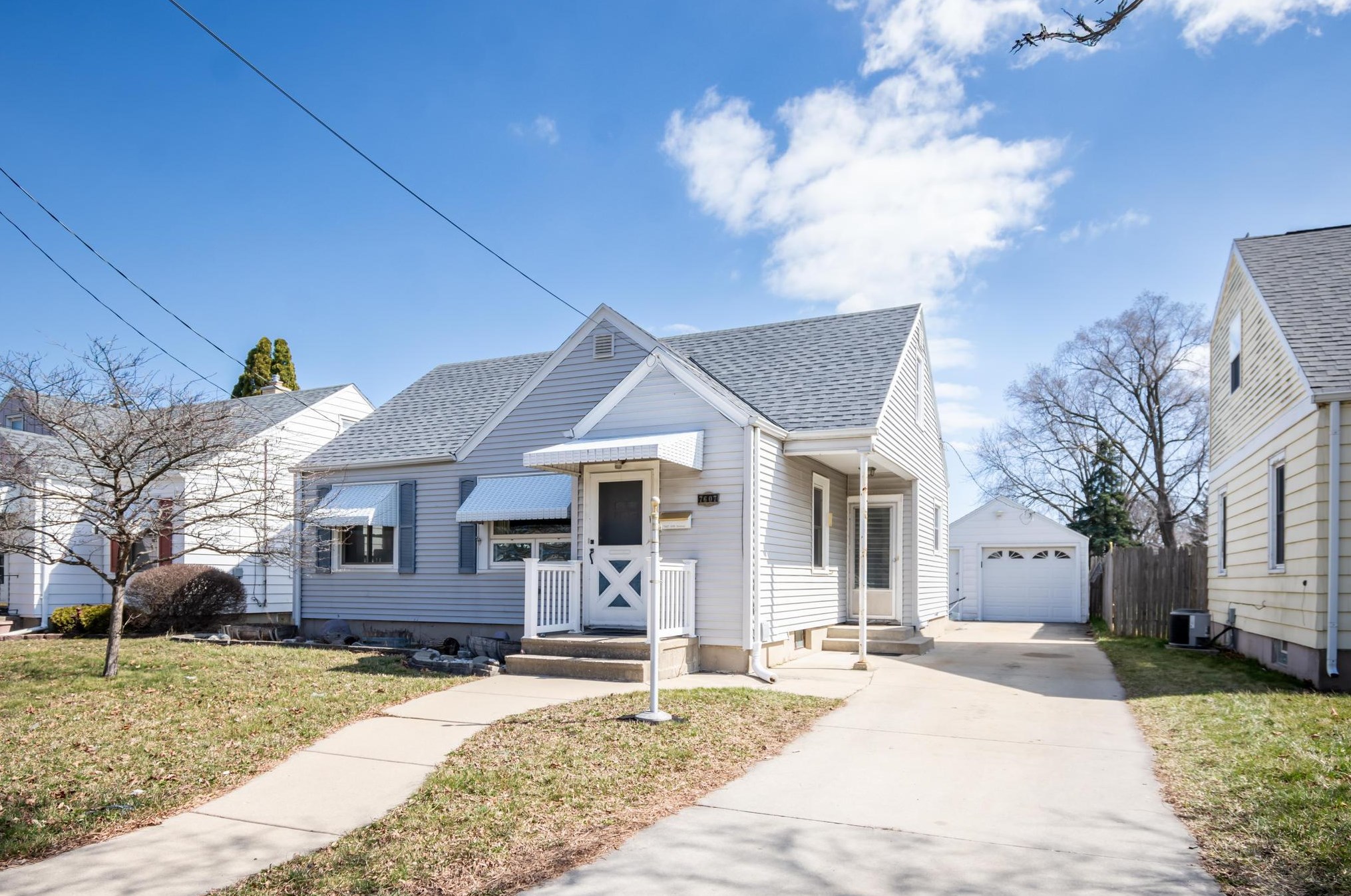7607 30th Ave, Kenosha WI  53142-4607 exterior
