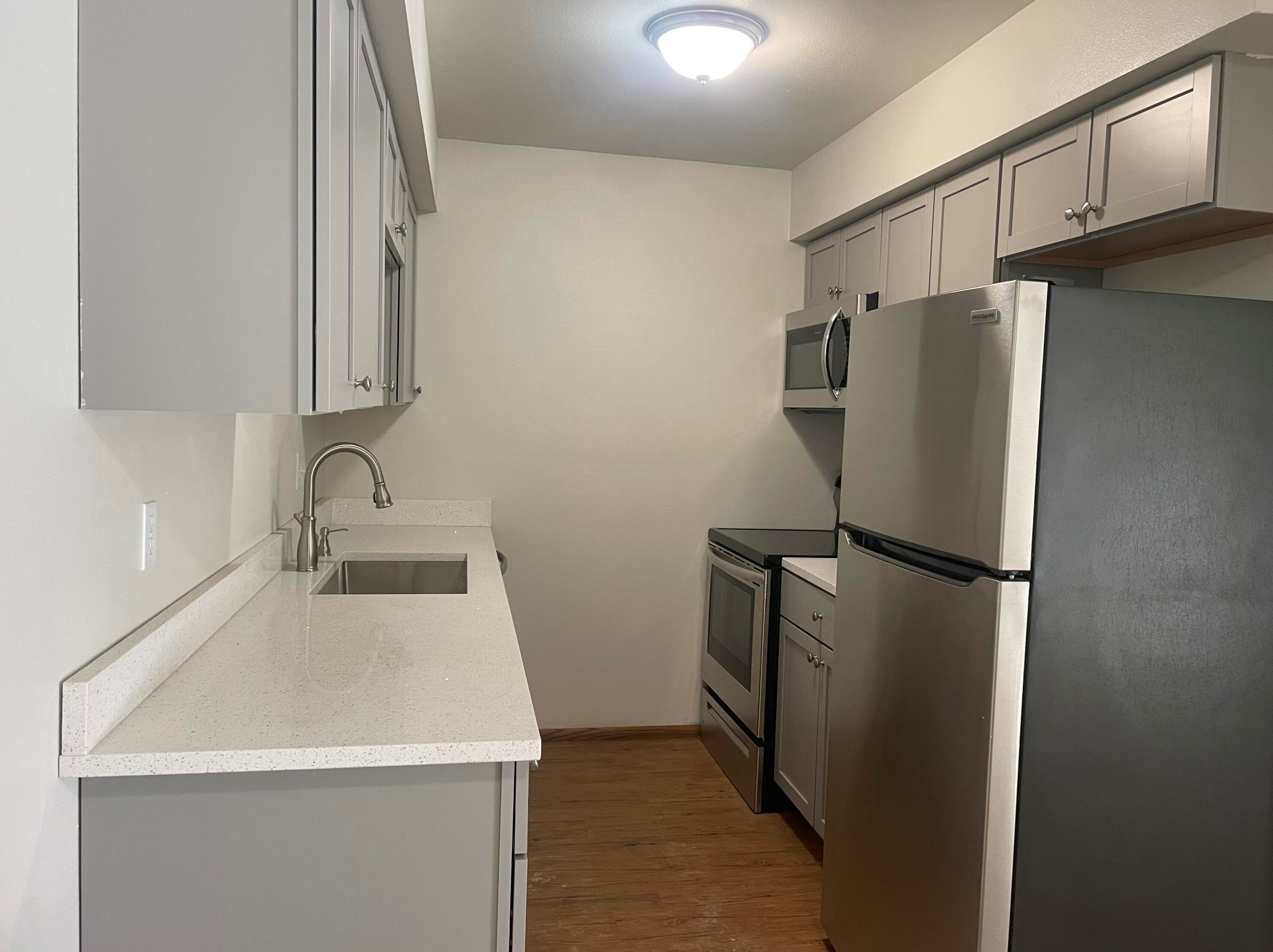 209 Williamsburg Dr, Thiensville, WI 53092