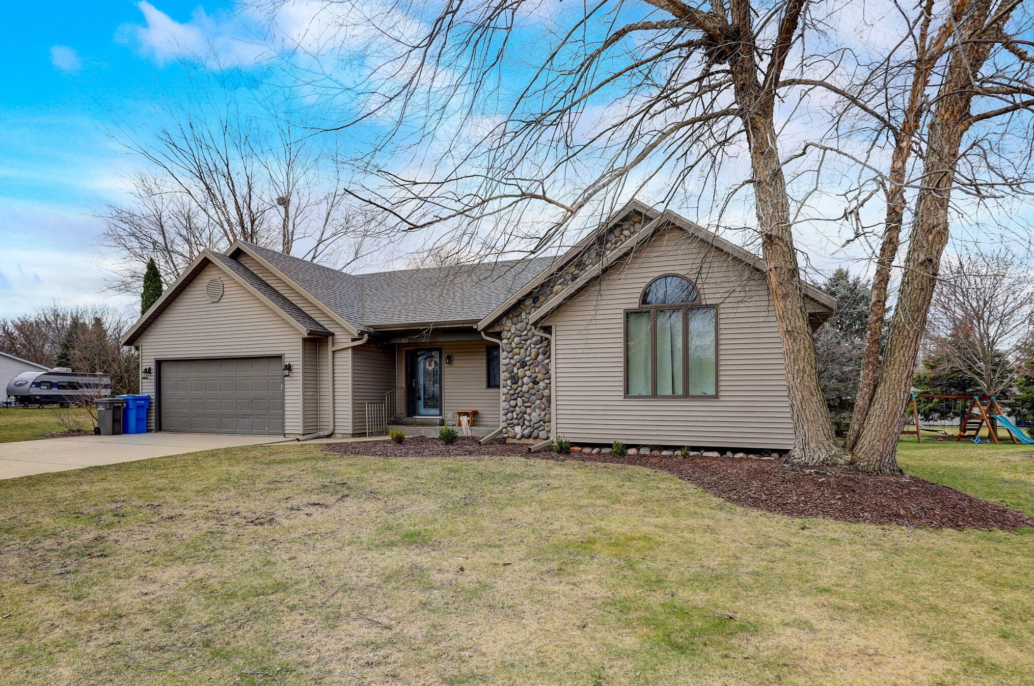 813 Pheasant Run, Watertown, WI 53094-6076