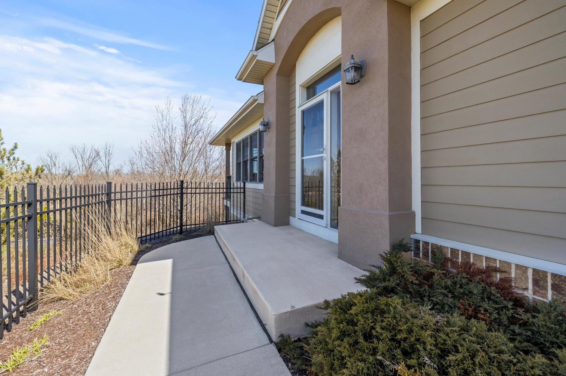 7983 Patricia Ct, Hales Corners, WI 53132-7834