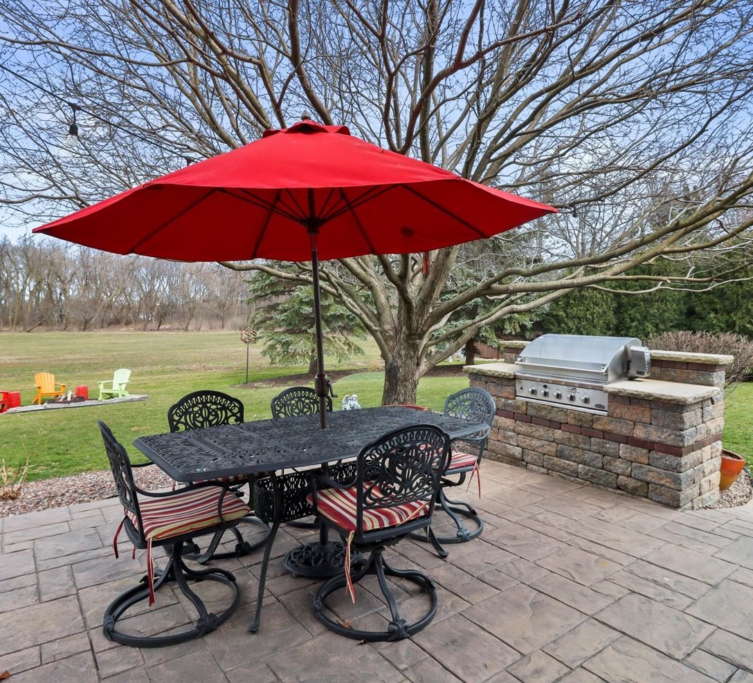6250 Berkshire Ln, Racine, WI 53406-2253