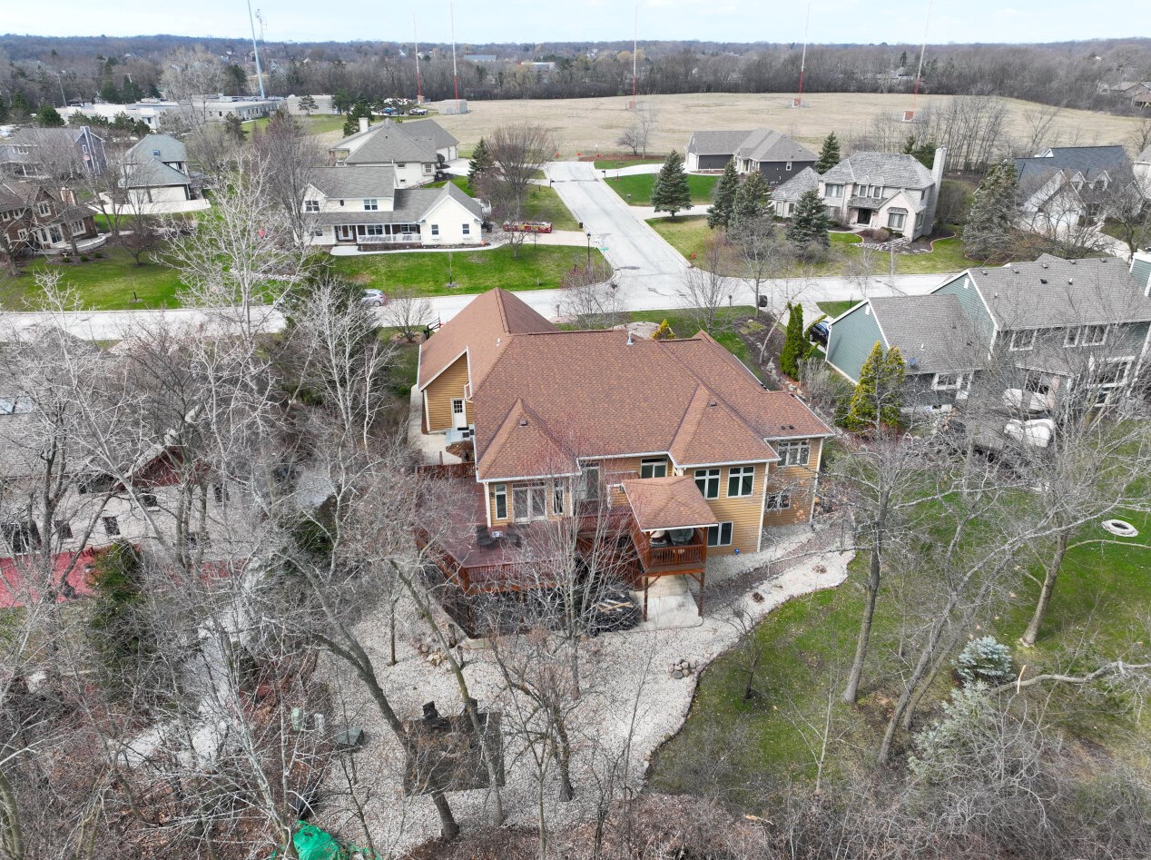 3800 S River Ridge Blvd, Milwaukee, WI 53228