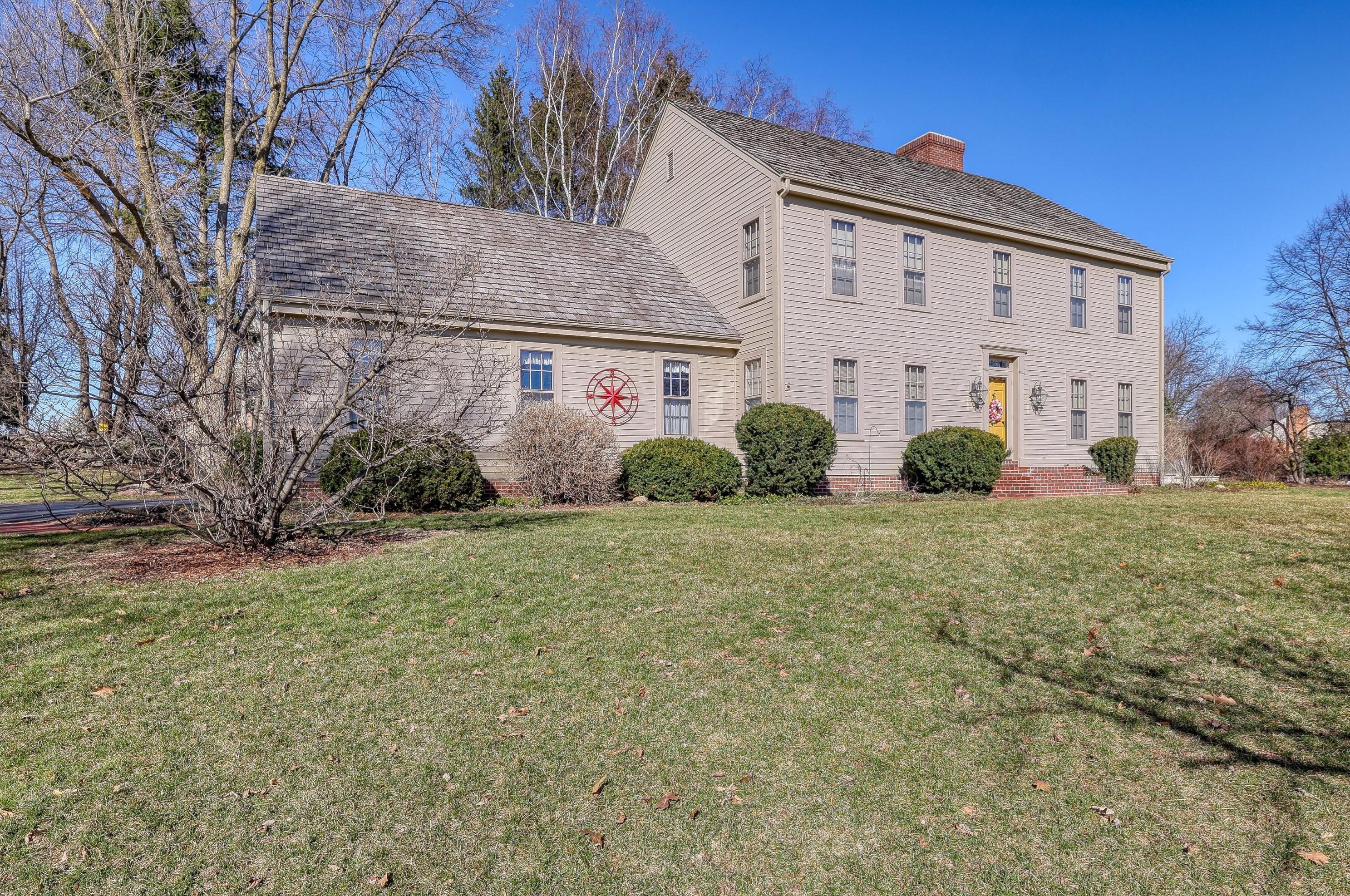 2490 Collins Ct, Brookfield, WI 53045