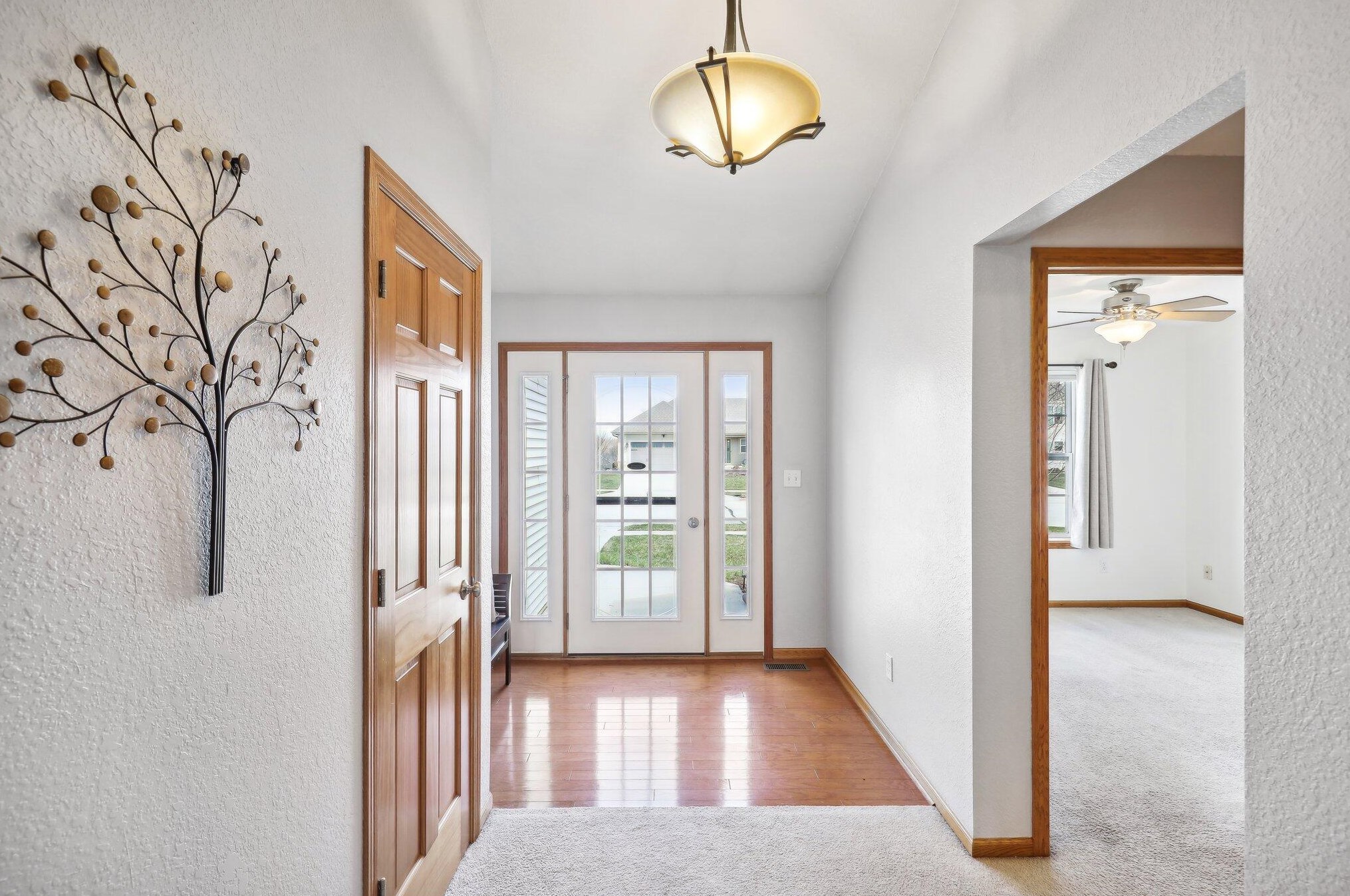 1537 Whitewater Dr, West Bend, WI 53095