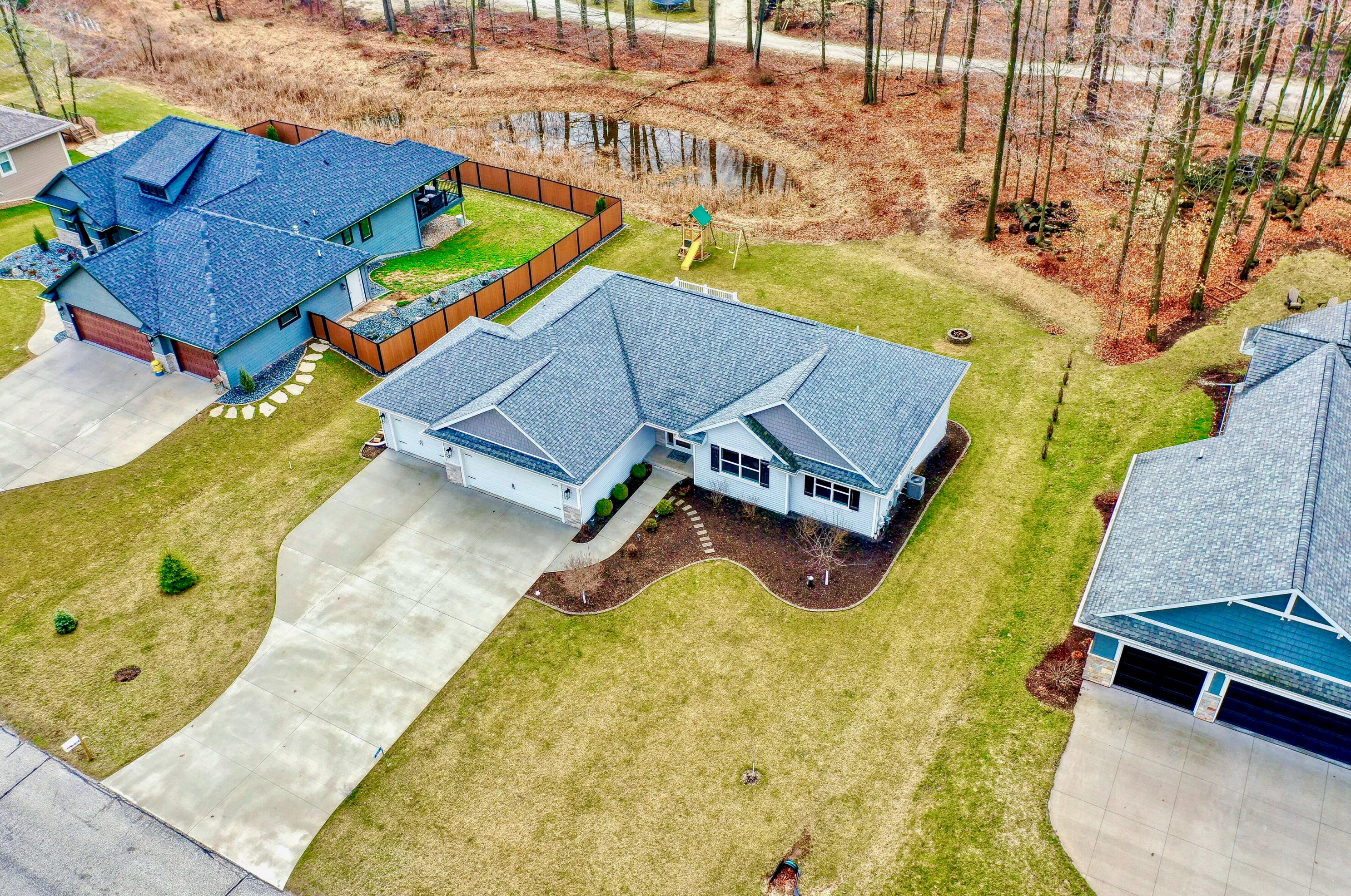 1019 Wood Ct, Sheboygan, WI 53081-9125