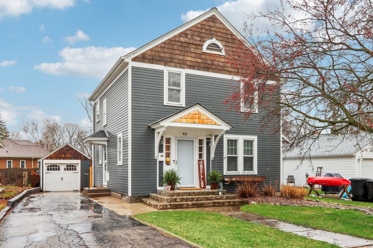 613 Washington St, Oconomowoc, WI 53066-3107