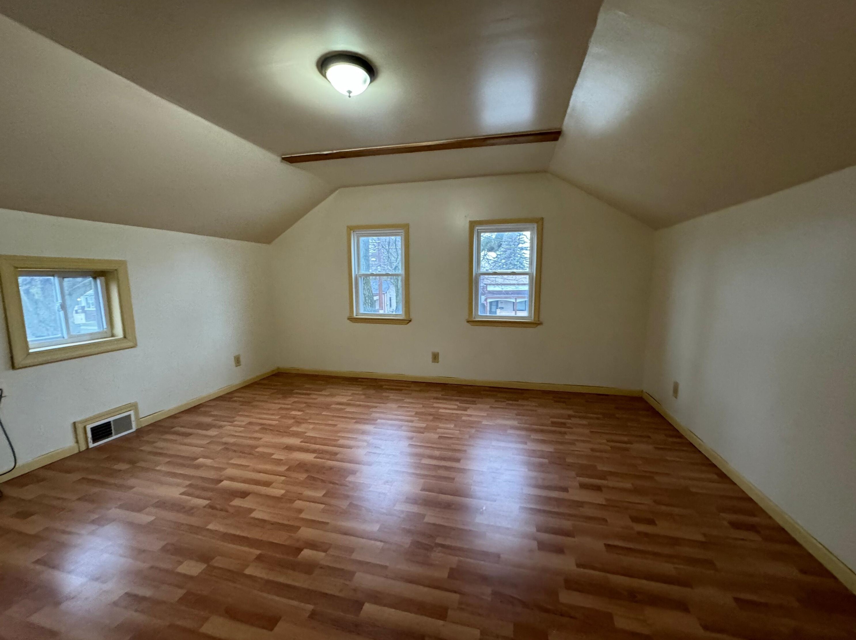 129 West Ave, Waukesha WI  53186-5909 exterior