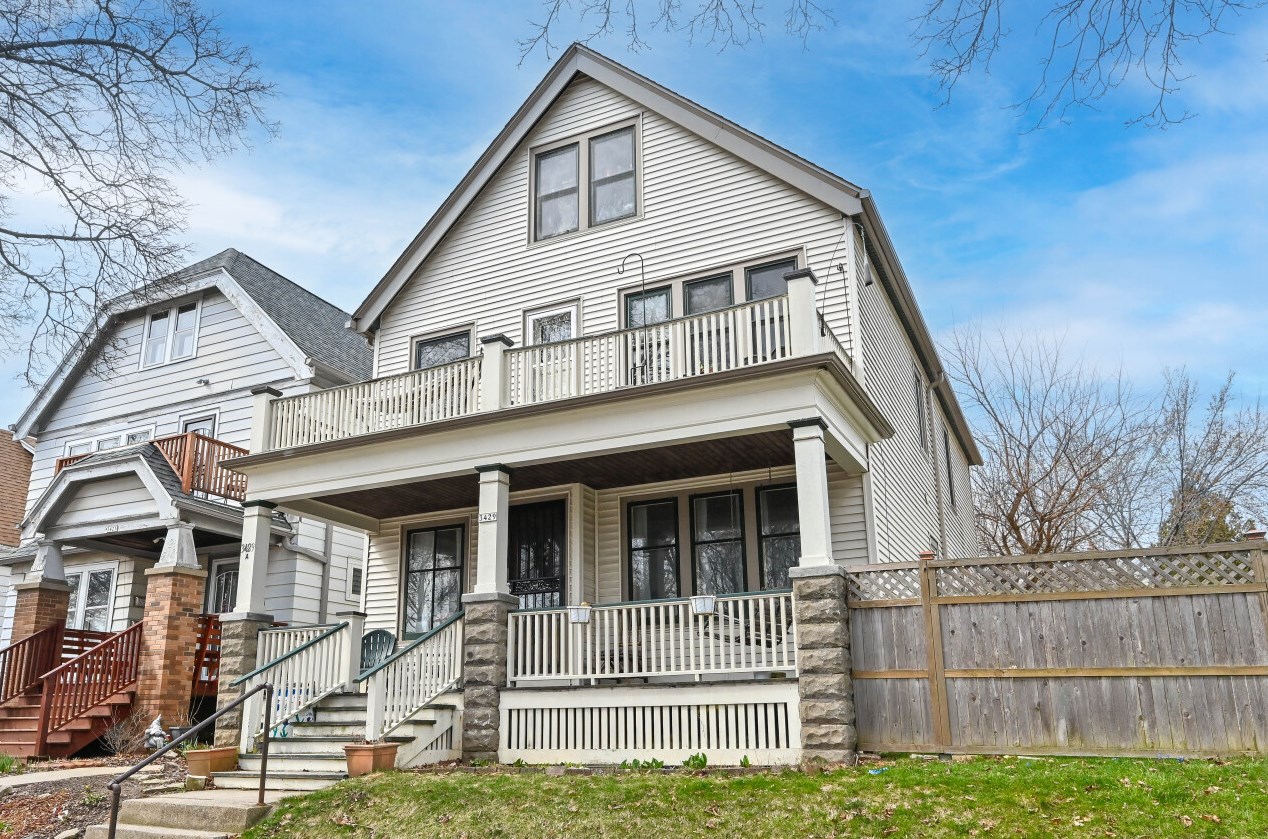 3429 Bremen St, Milwaukee, WI 53212-1720