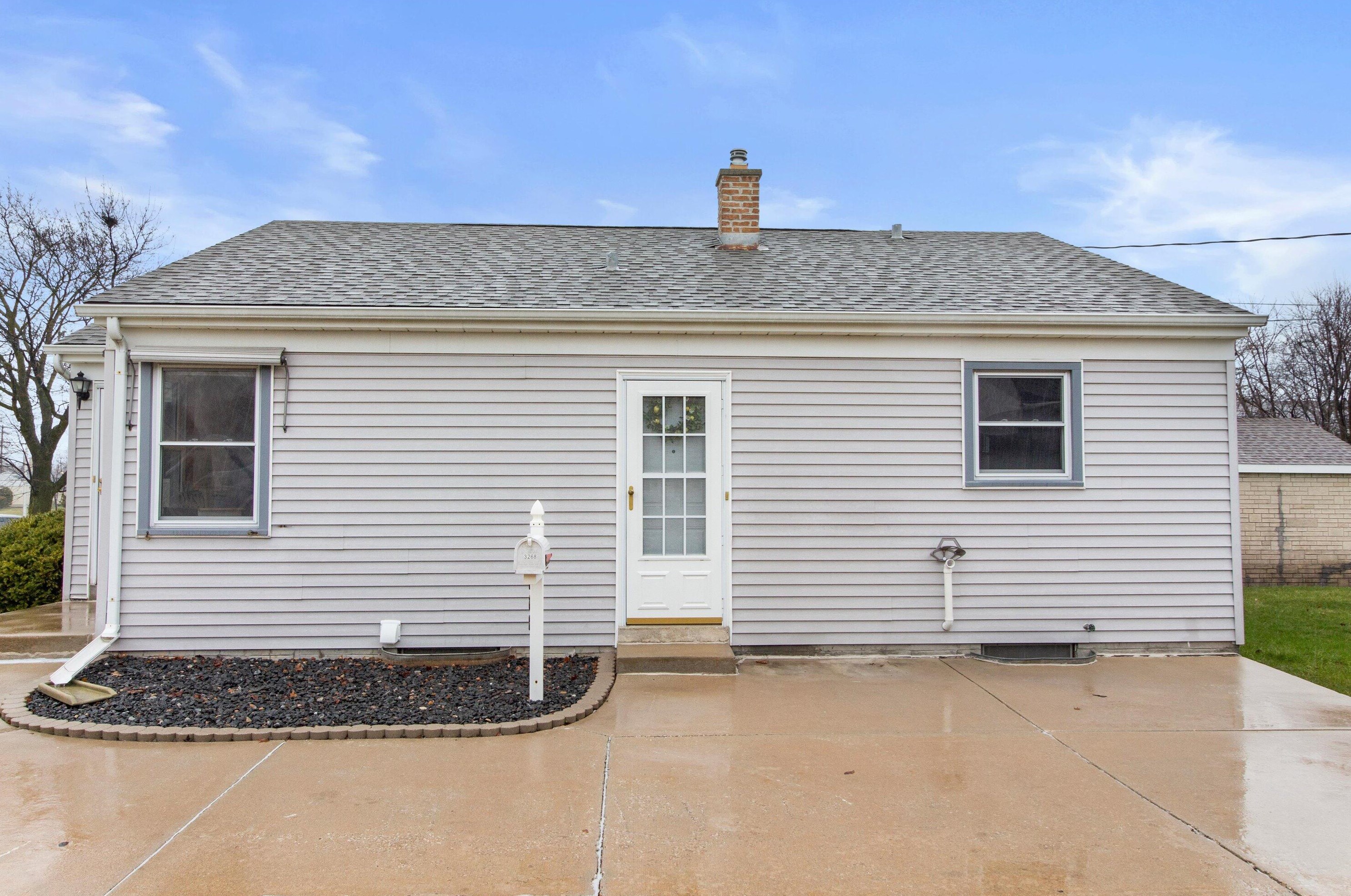 3268 60, Milwaukee WI 53219-4340 exterior