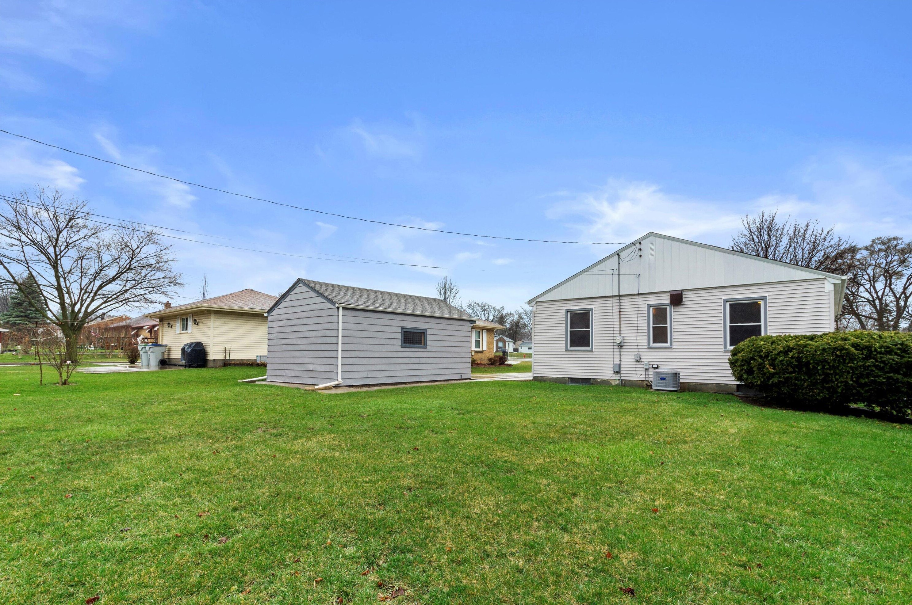 3268 60, Milwaukee WI 53219-4340 exterior