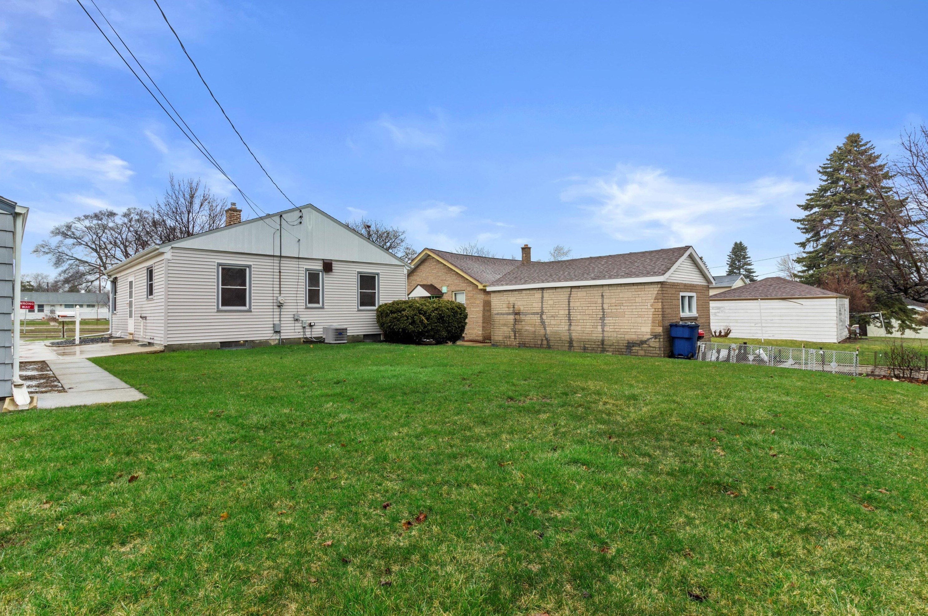 3268 60, Milwaukee WI 53219-4340 exterior