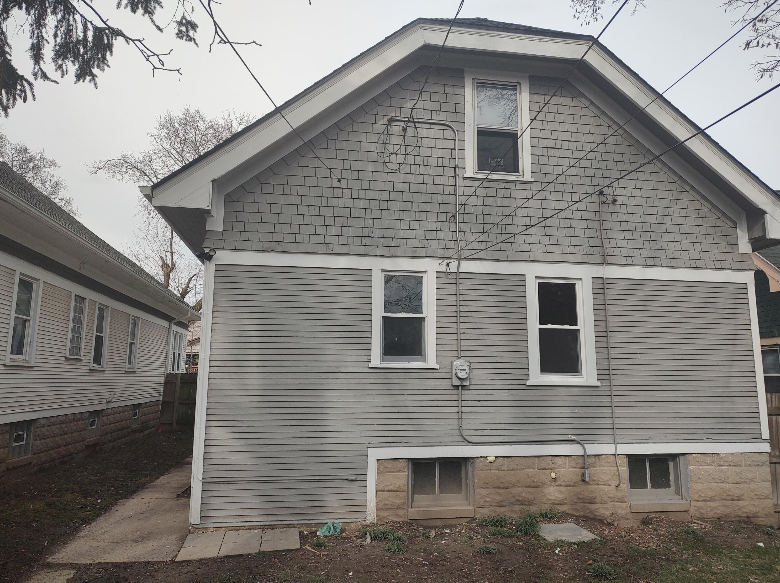 2524 52nd St, Milwaukee WI  53210-2729 exterior