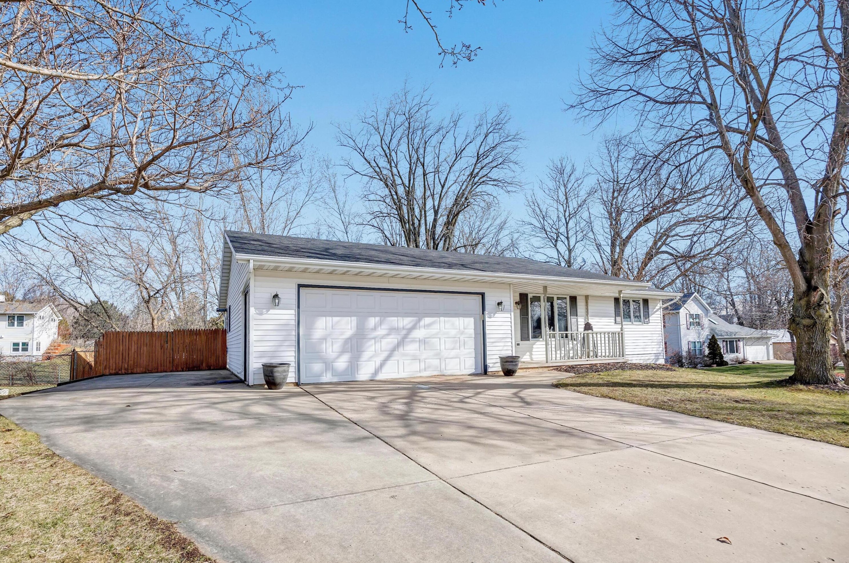2816 W Point Rd, Green Bay, WI 54313