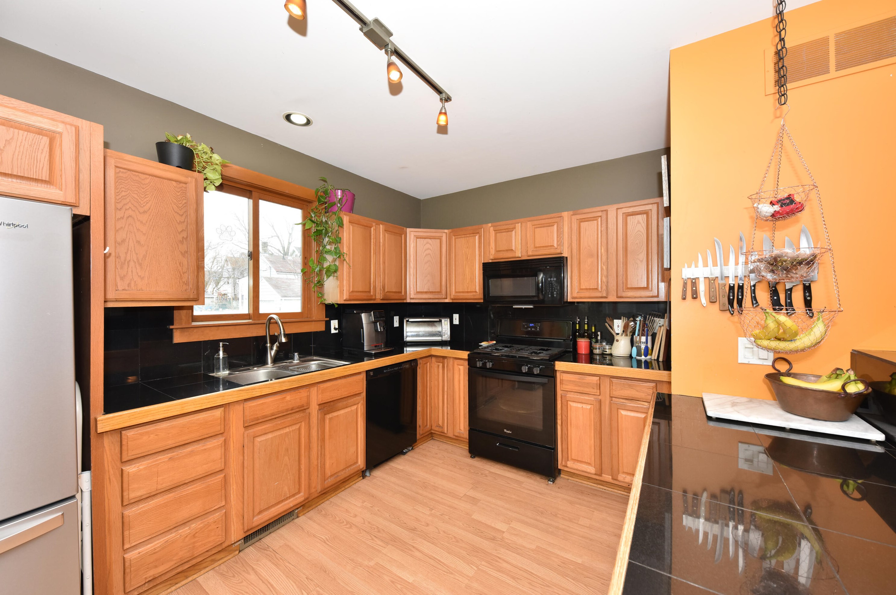 721 Clarke St, Milwaukee WI 53212-2923 exterior