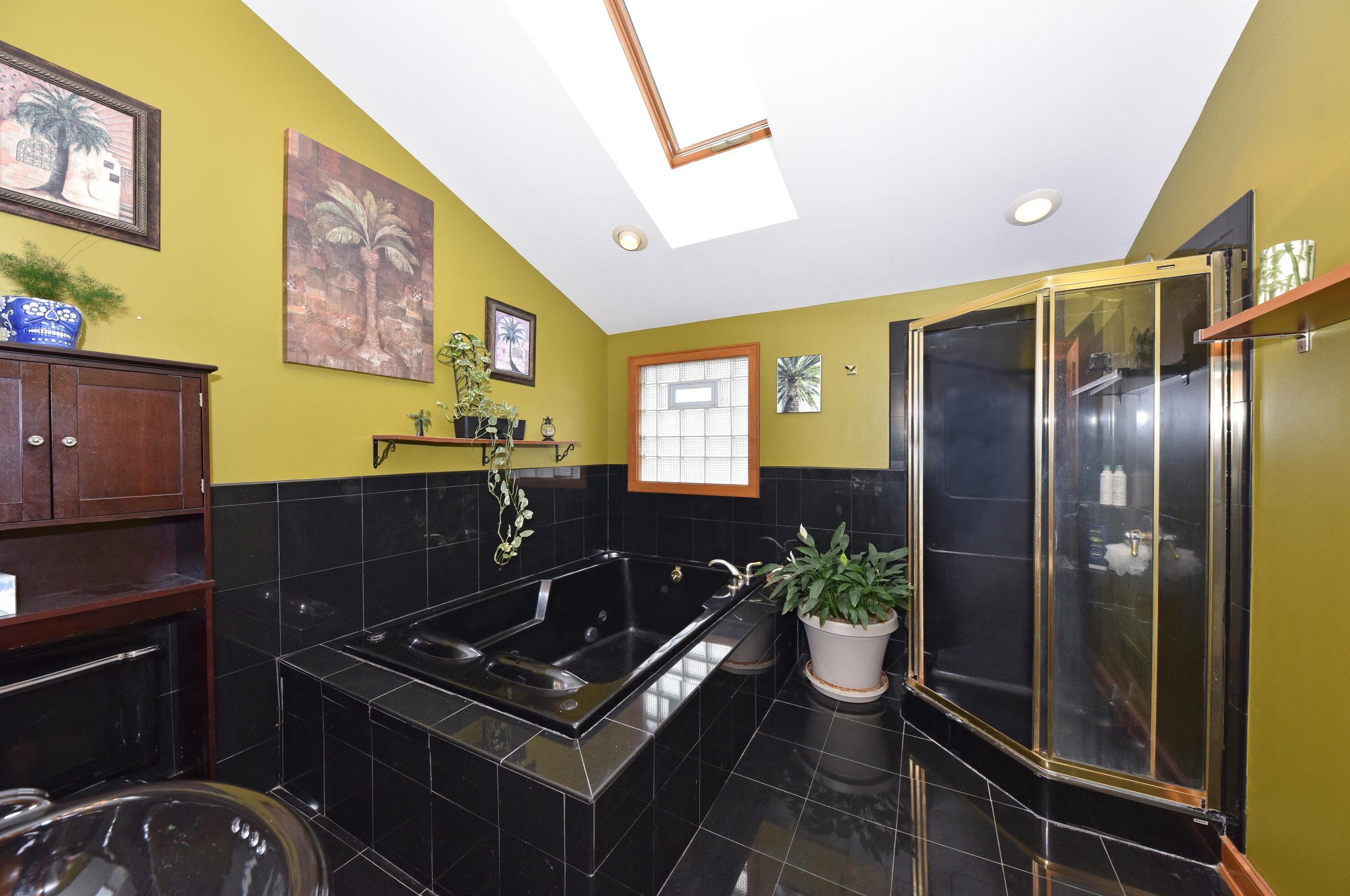 721 Clarke St, Milwaukee WI 53212-2923 exterior