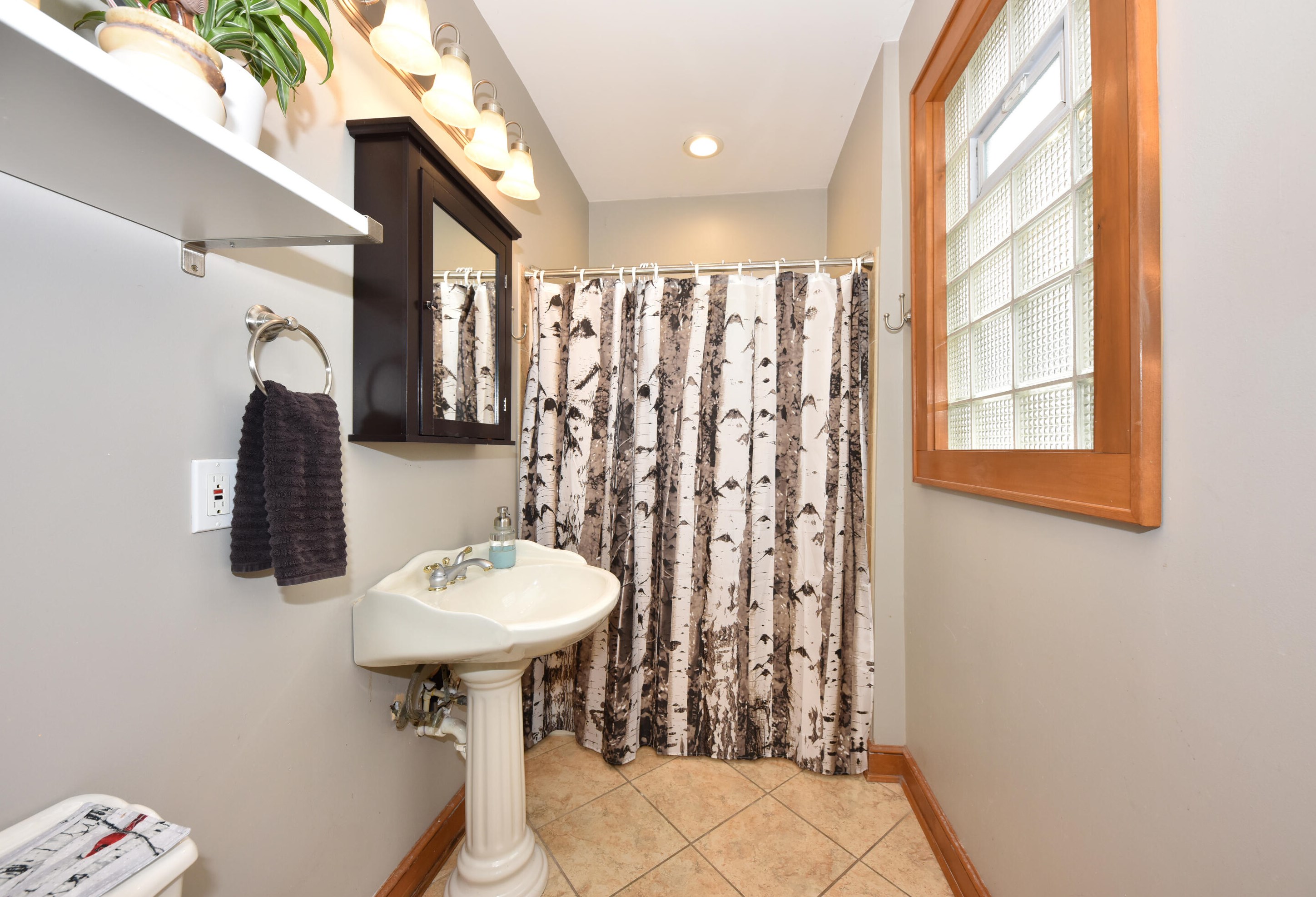 721 Clarke St, Milwaukee WI 53212-2923 exterior